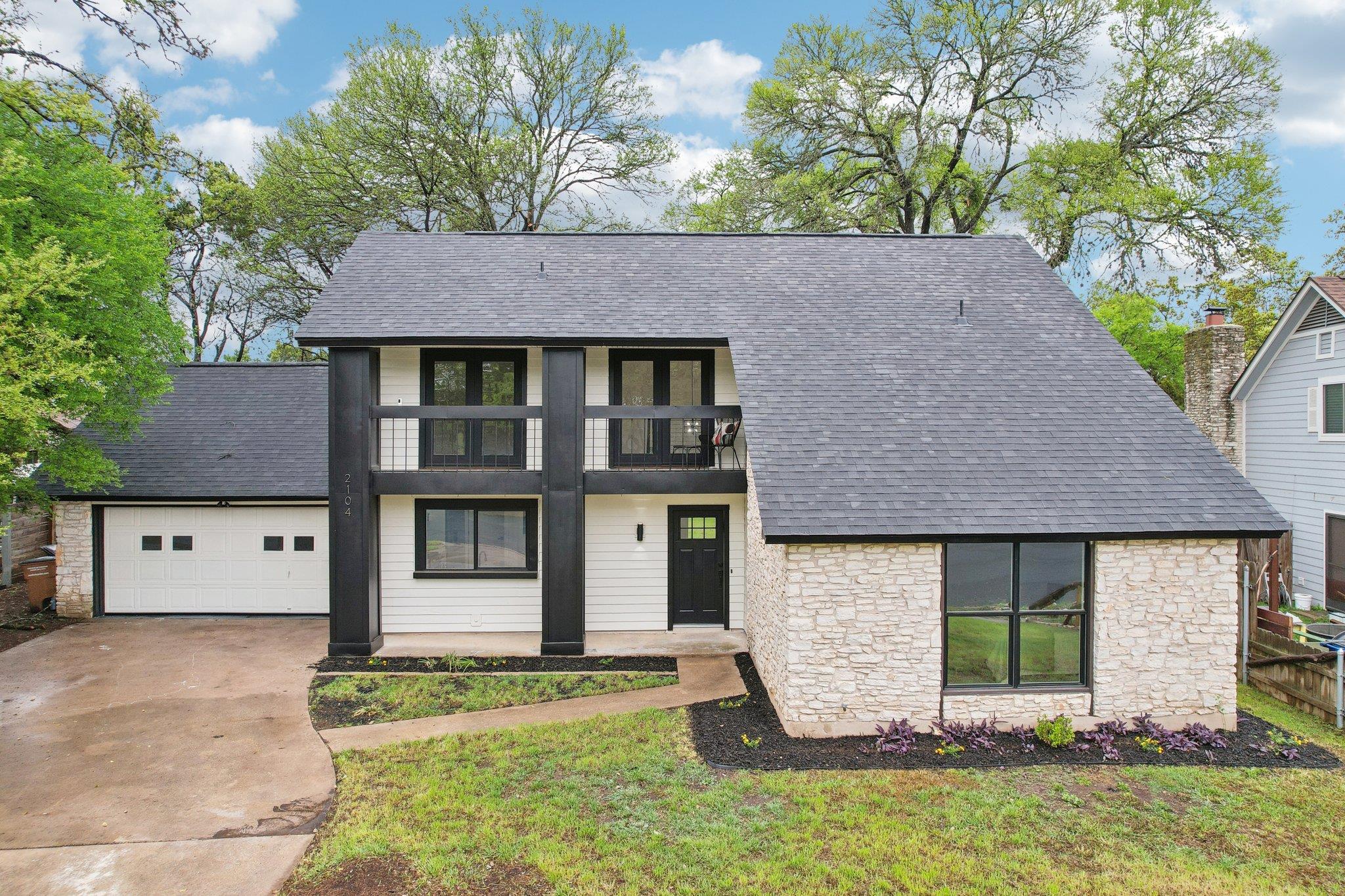 2104 Malvern Hill Dr Property Photo 2