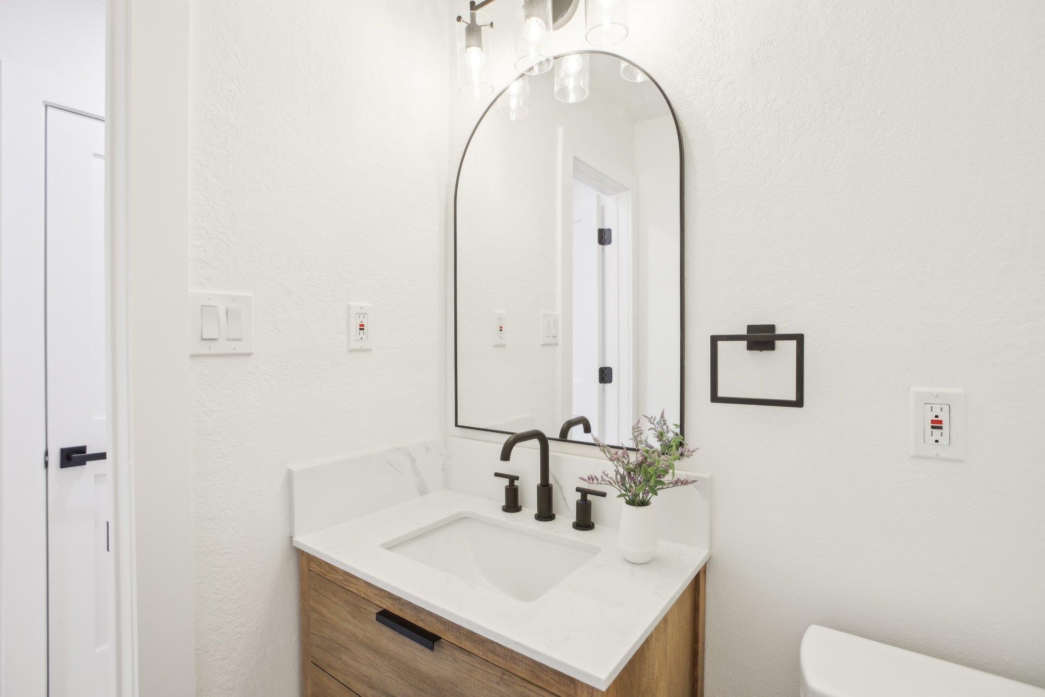 2104 Malvern Hill Dr Property Photo 23