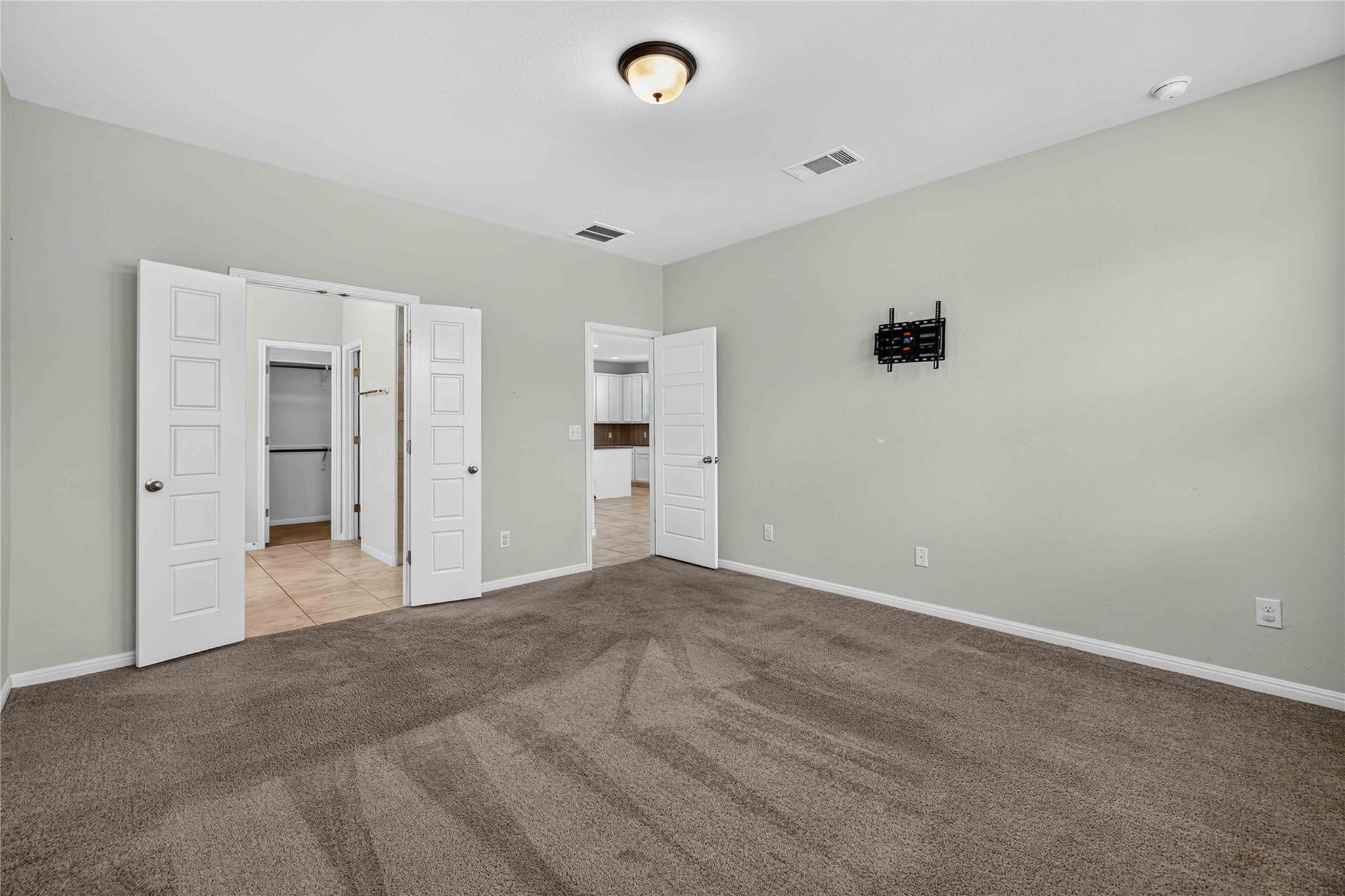 324 E Broade St Property Photo 11