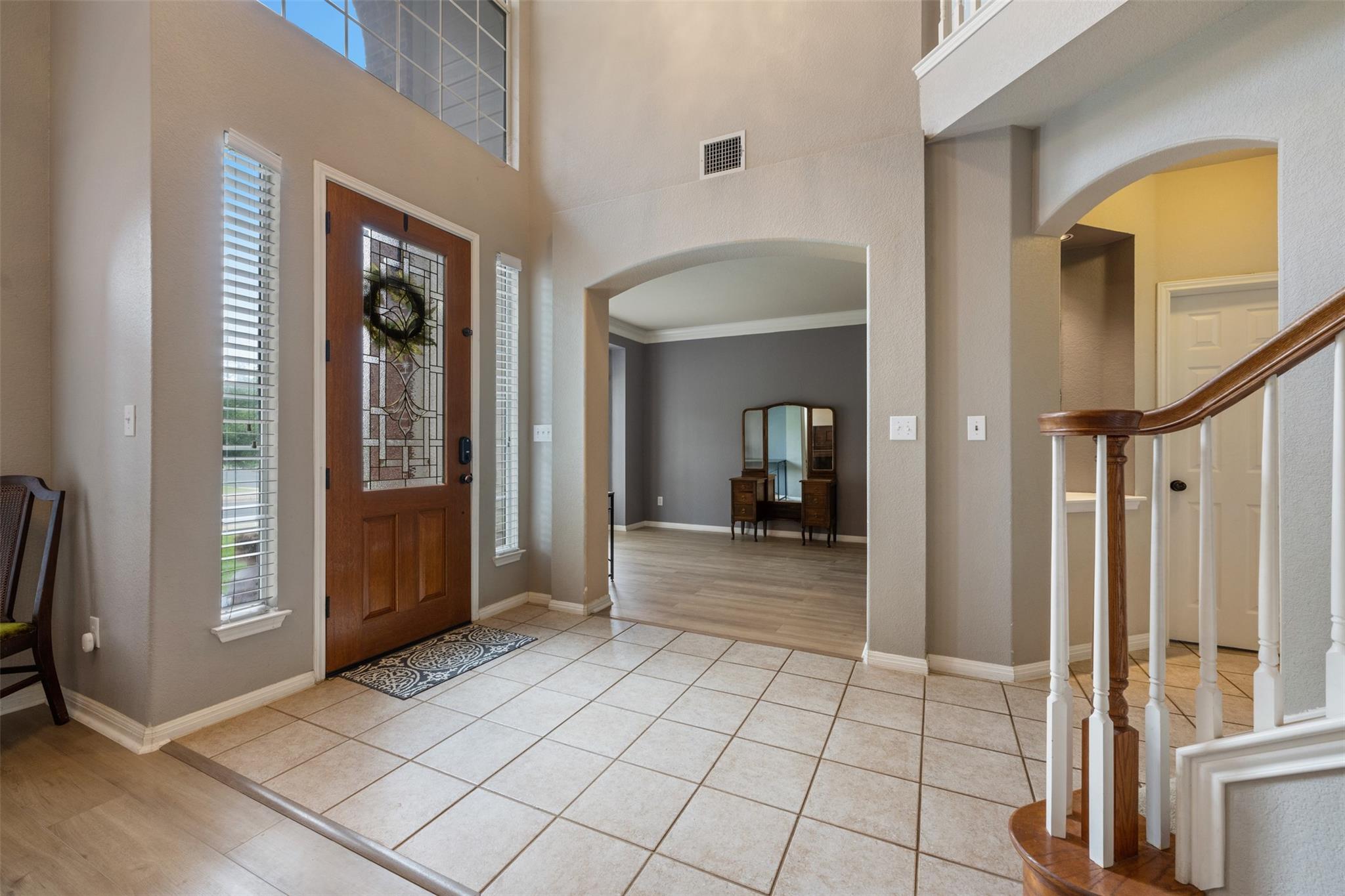 12014 Yarbrough Dr Property Photo 4