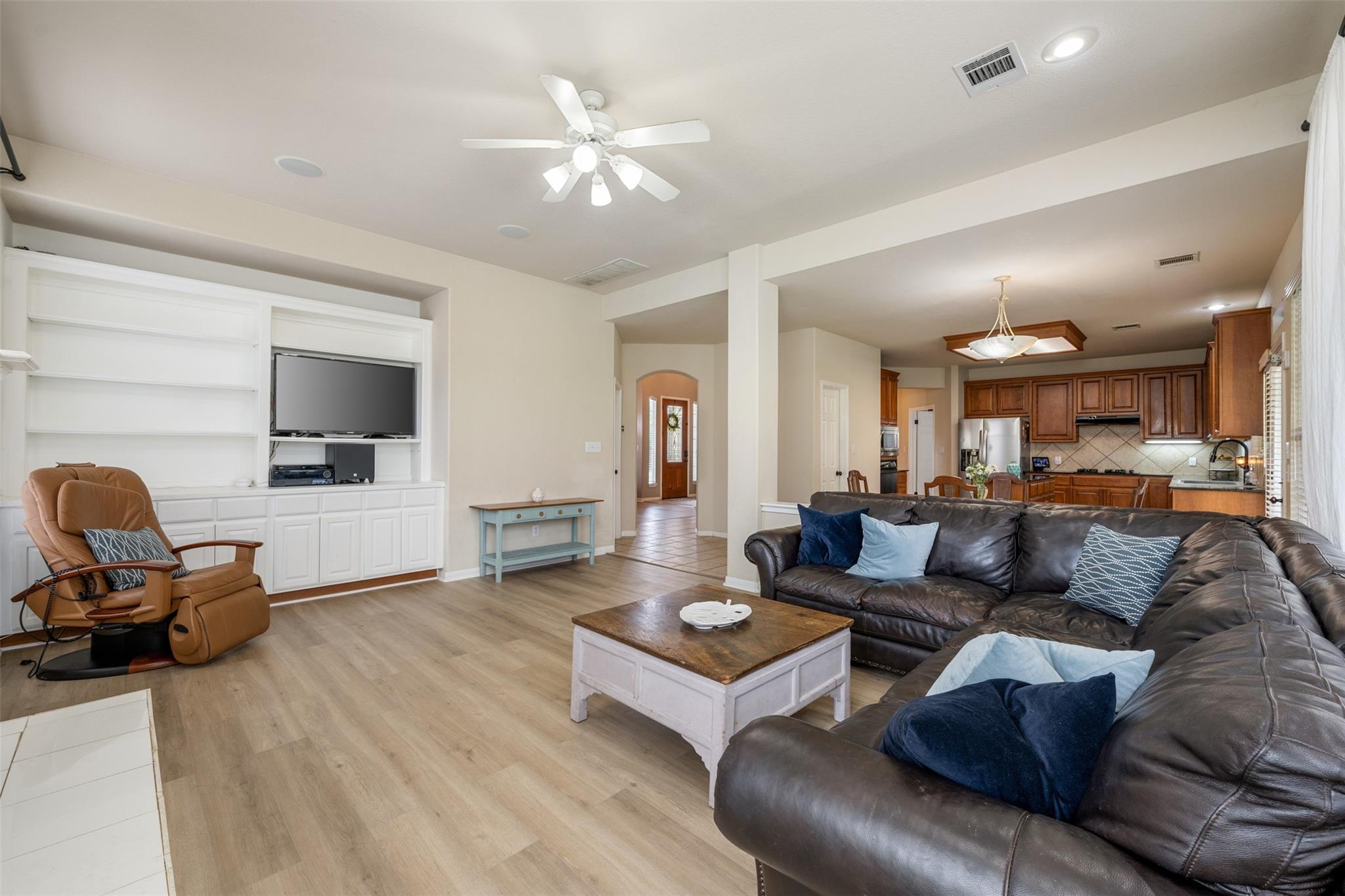 12014 Yarbrough Dr Property Photo 10