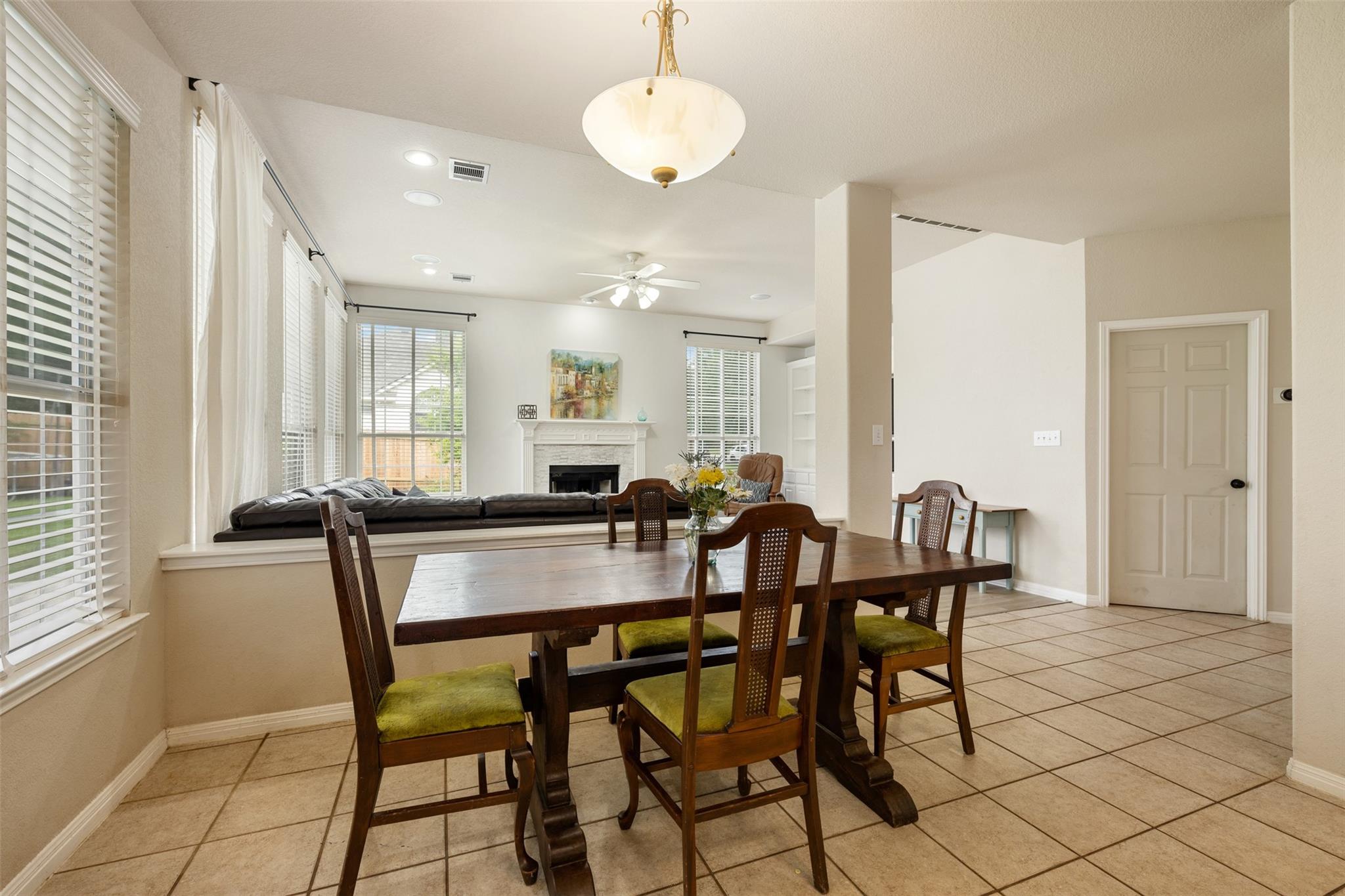 12014 Yarbrough Dr Property Photo 12