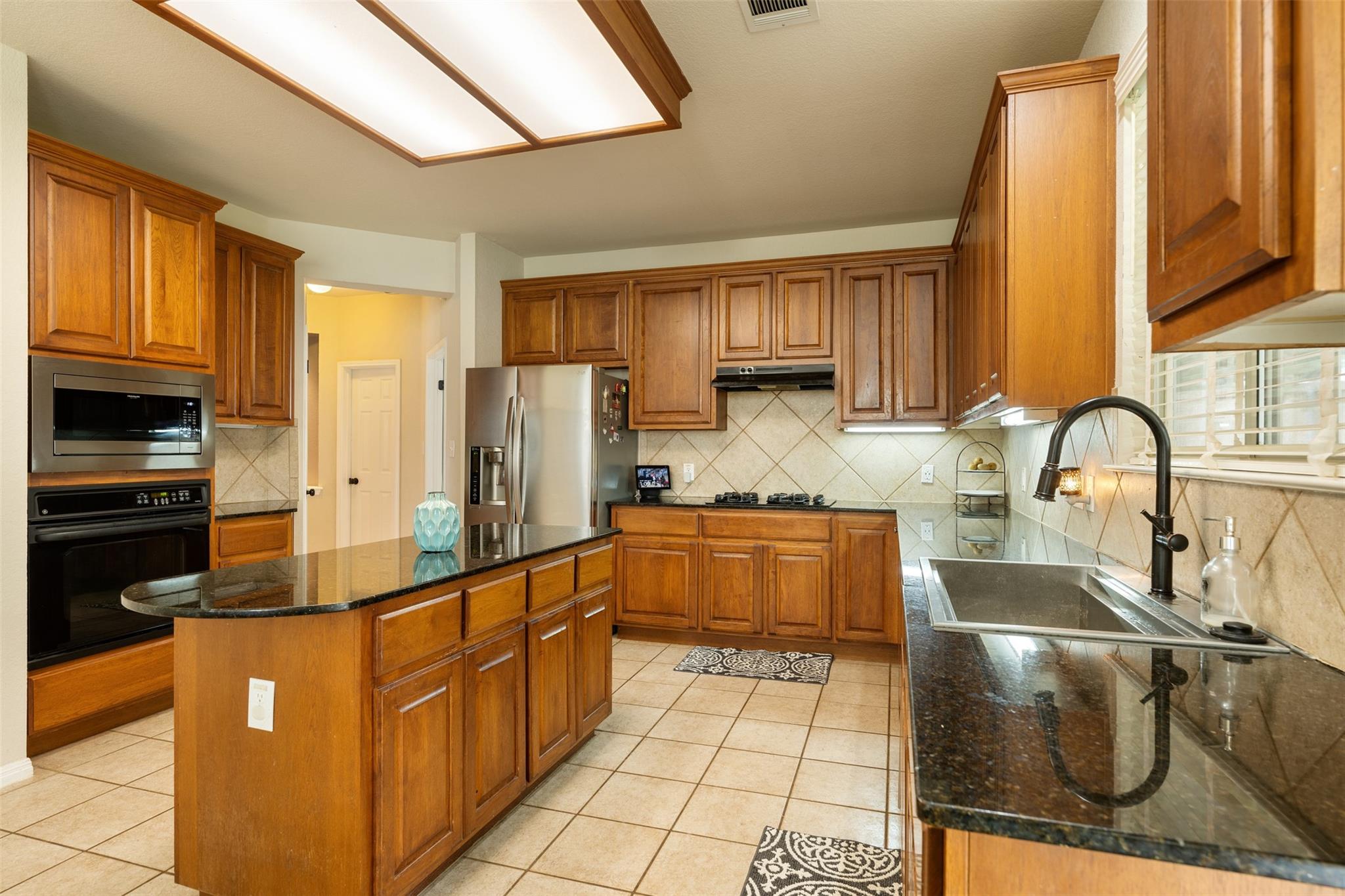12014 Yarbrough Dr Property Photo 15