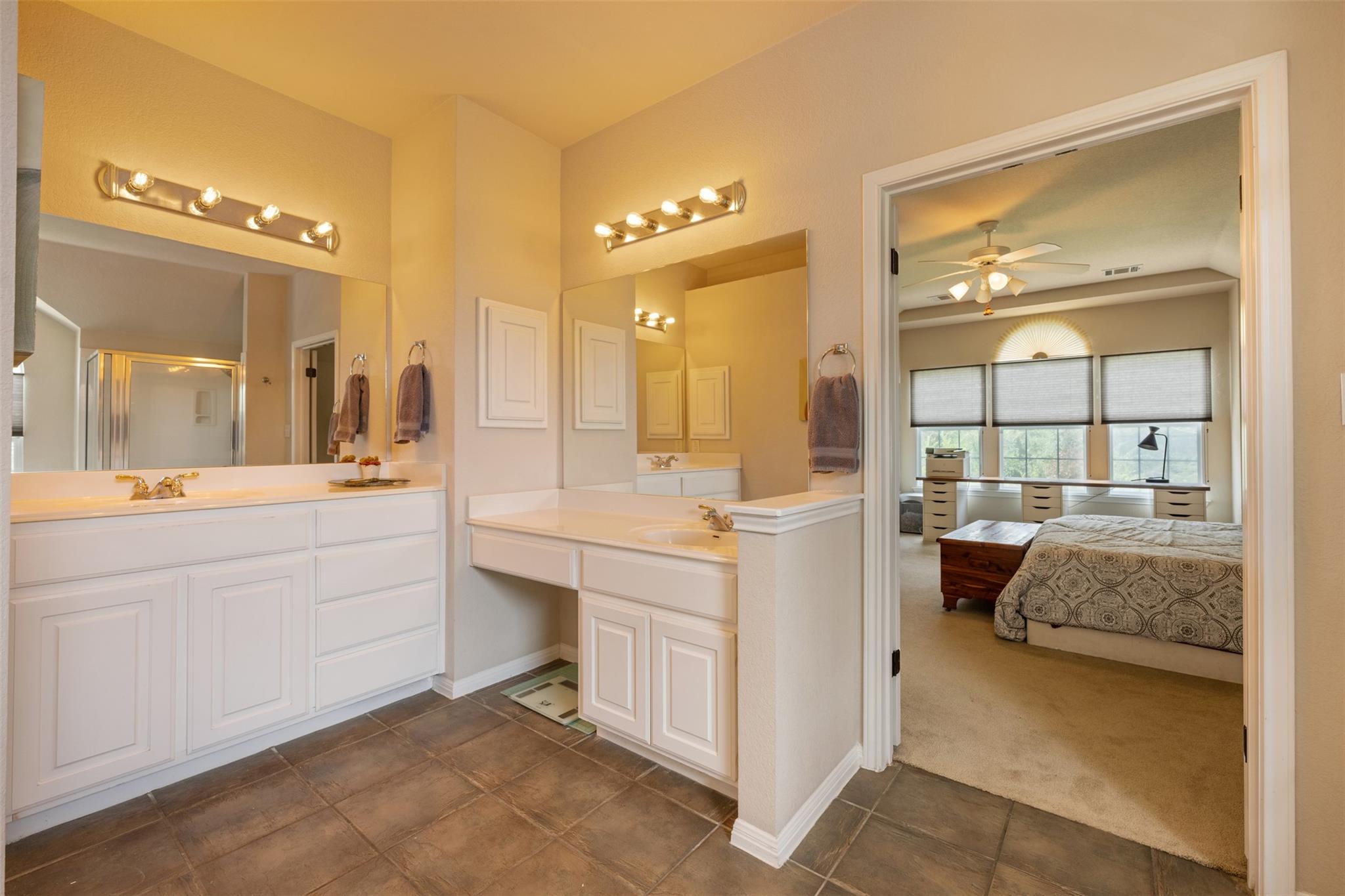 12014 Yarbrough Dr Property Photo 24
