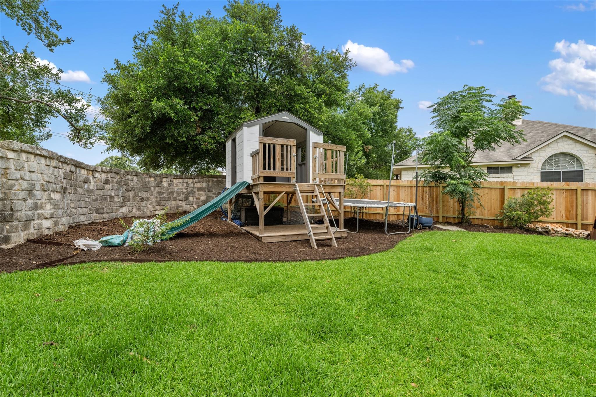 12014 Yarbrough Dr Property Photo 35