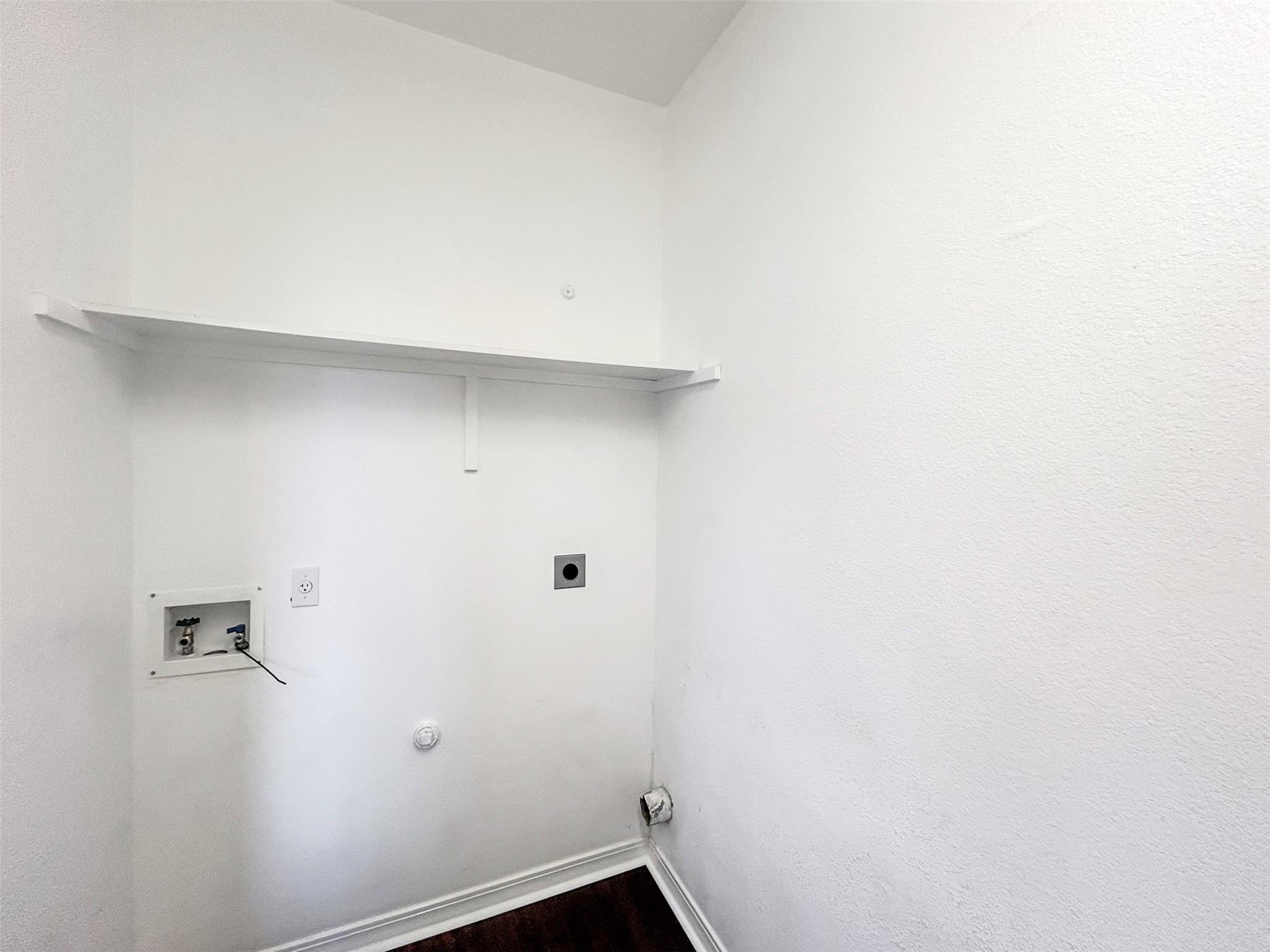4712 Lake Champlain Ln Property Photo 10