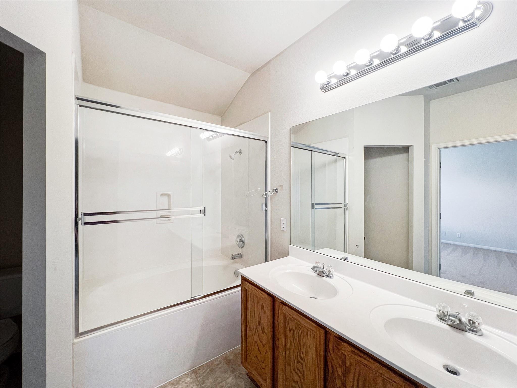 4712 Lake Champlain Ln Property Photo 17