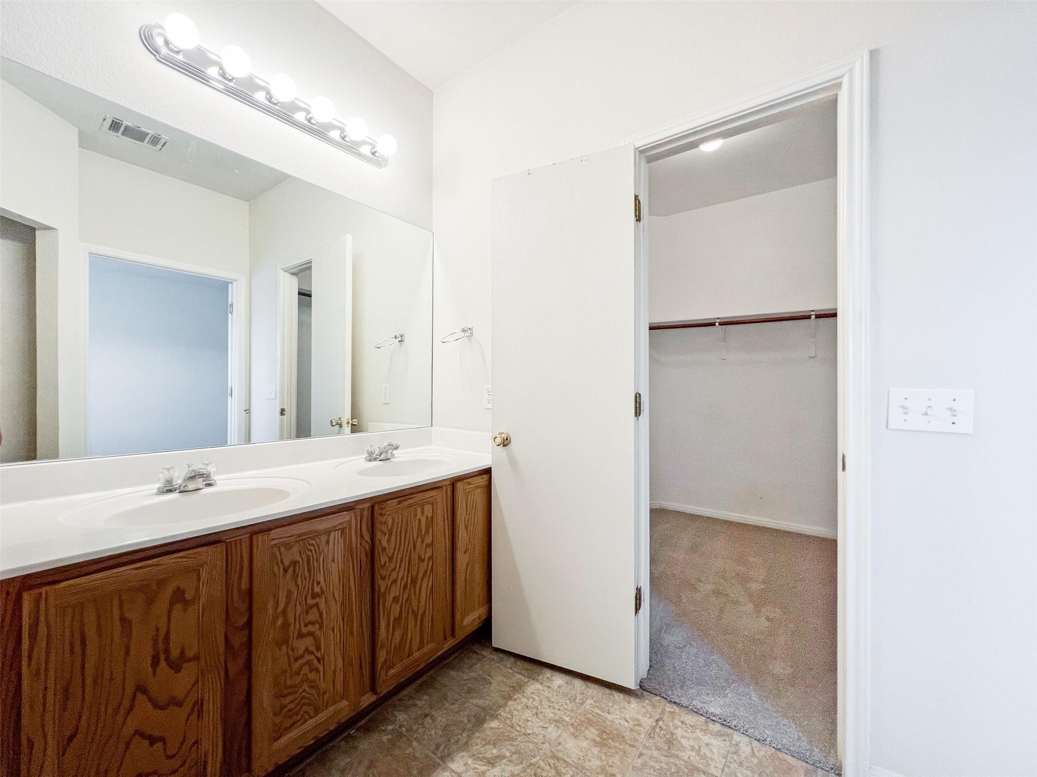 4712 Lake Champlain Ln Property Photo 18