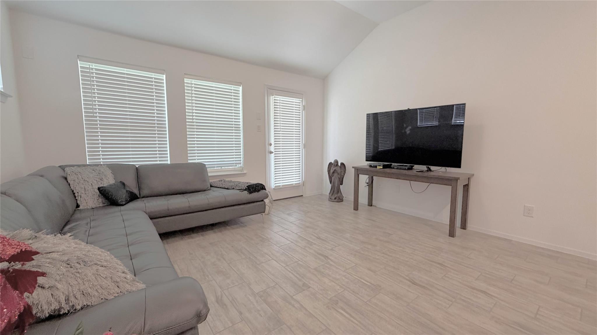 13701 Ronald Reagan Blvd ##1 Property Photo 8