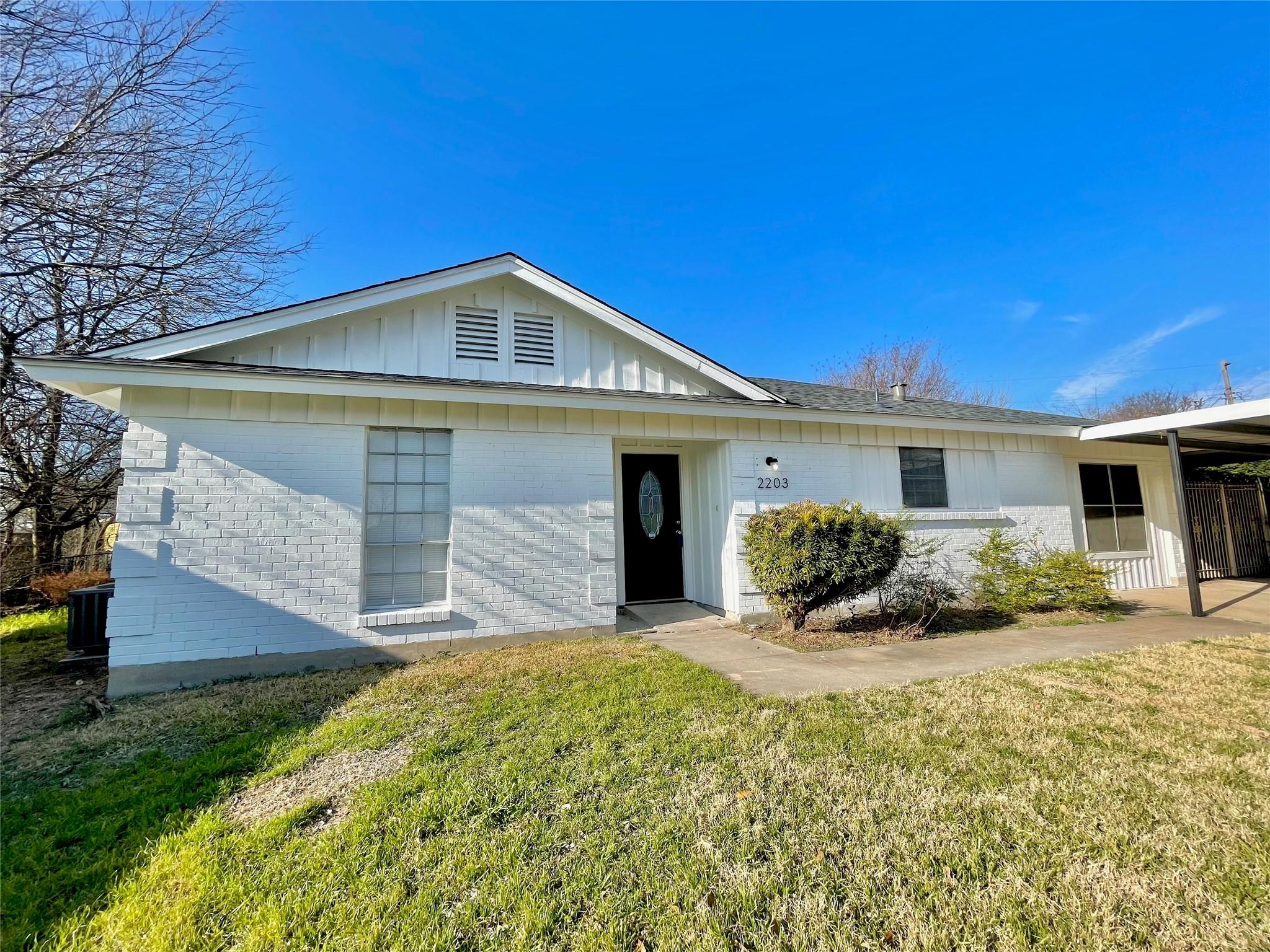 2203 Cadiz Cir Property Photo