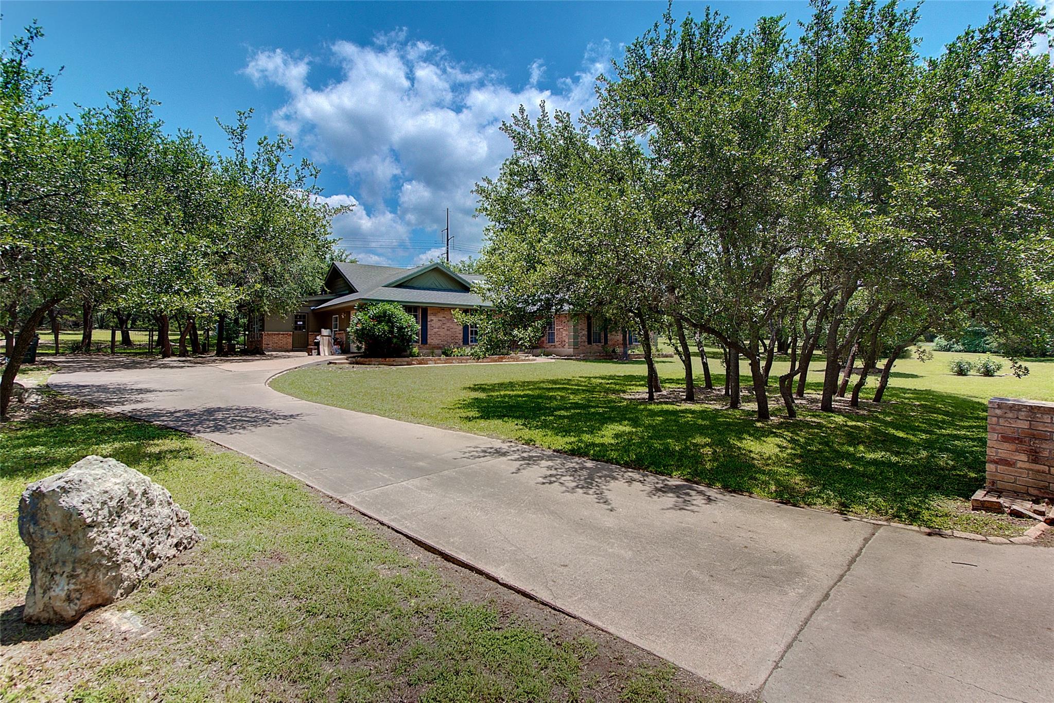 1101 Lisa Dr Property Photo