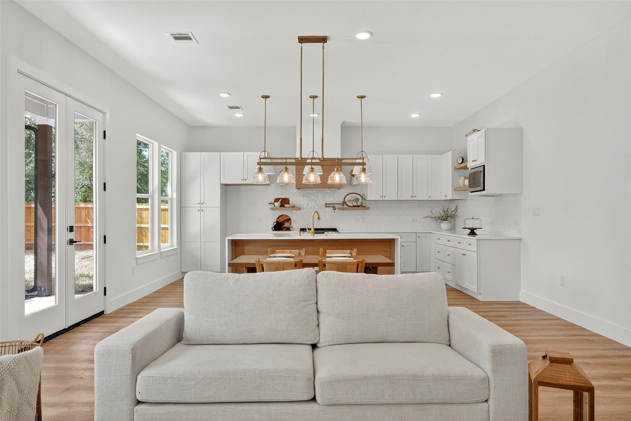 353 Nene Ln Property Photo 8