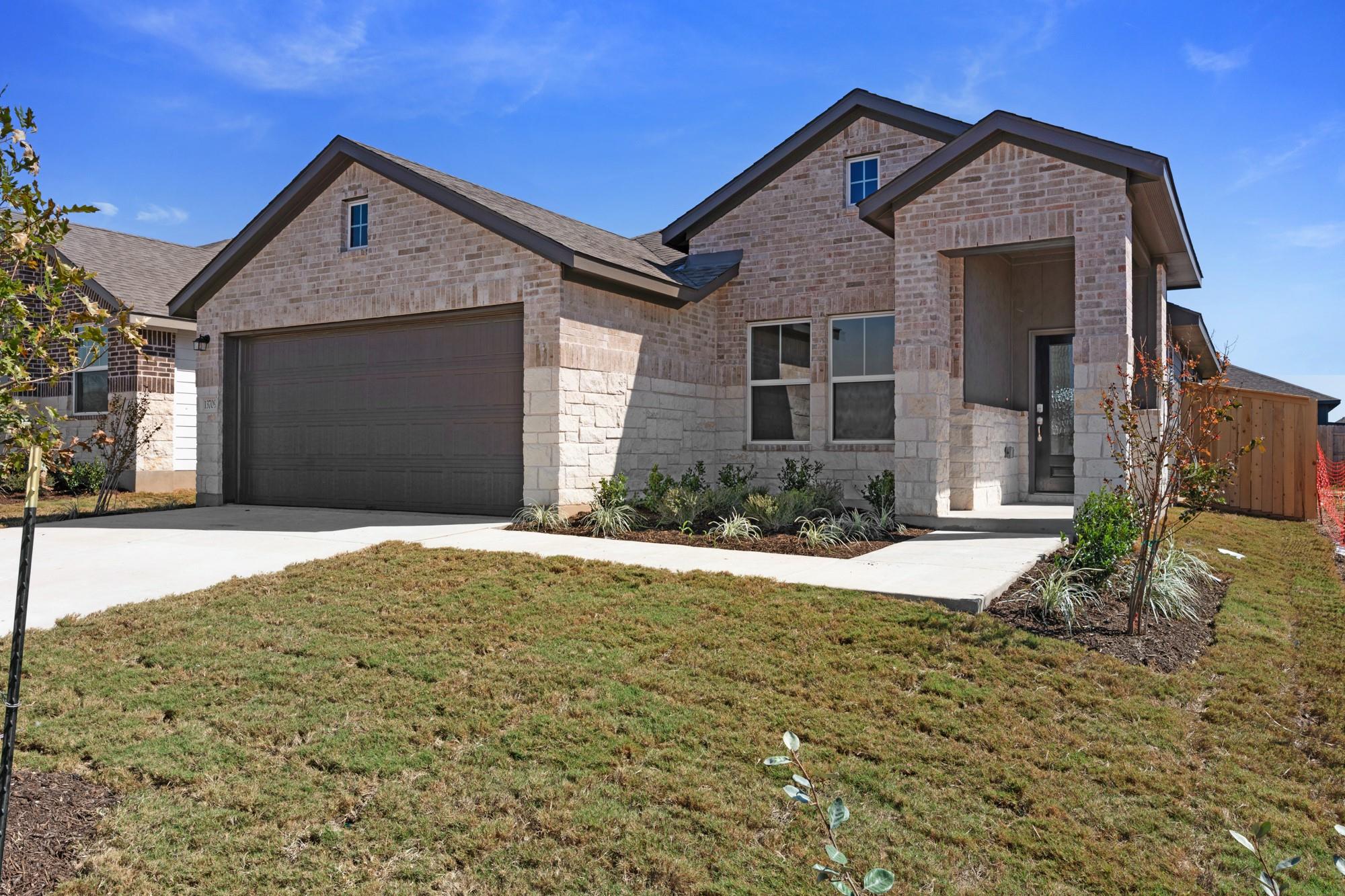 13709 Ryan Range Ln Property Photo 2
