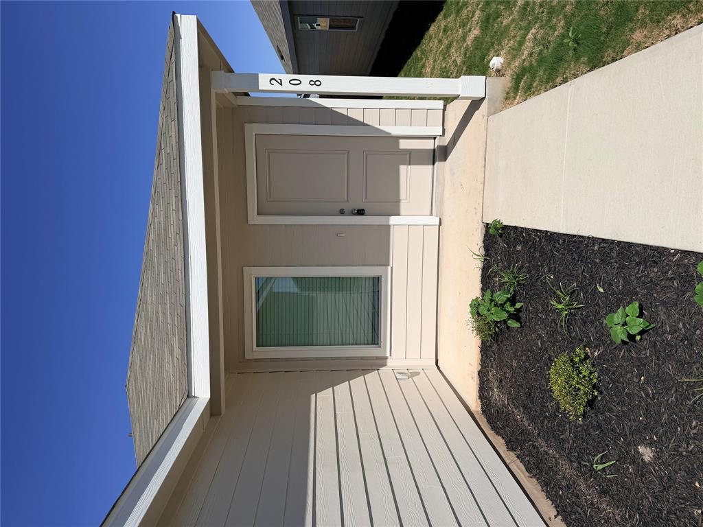 208 Skyfire St Property Photo 1