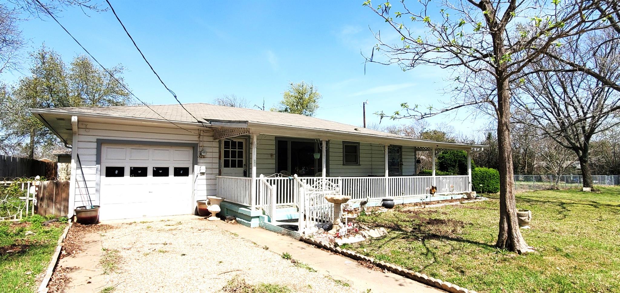 112 College Ave Property Photo
