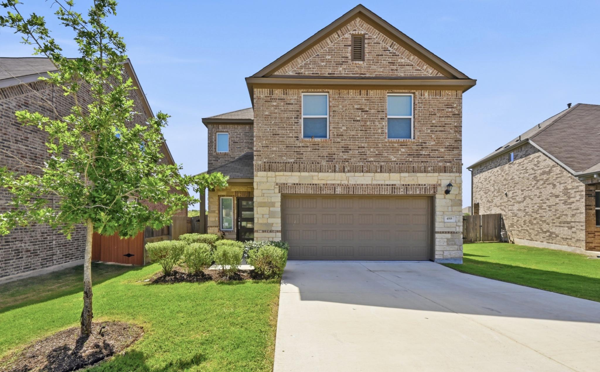 488 Pepperbark Loop Property Photo 1