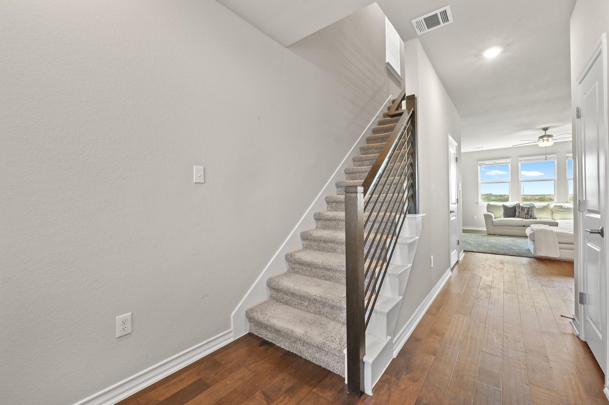 488 Pepperbark Loop Property Photo 4
