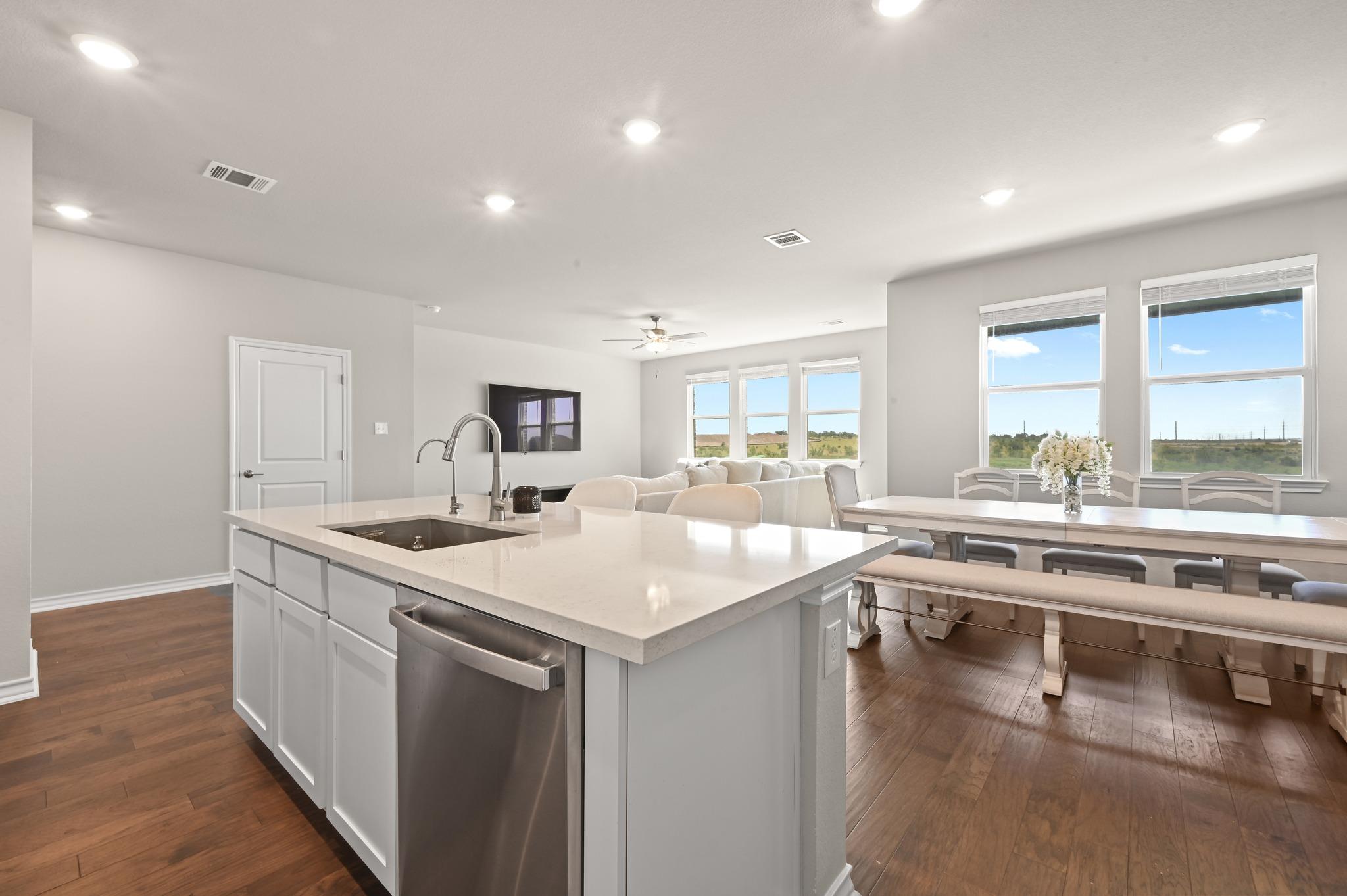 488 Pepperbark Loop Property Photo 14