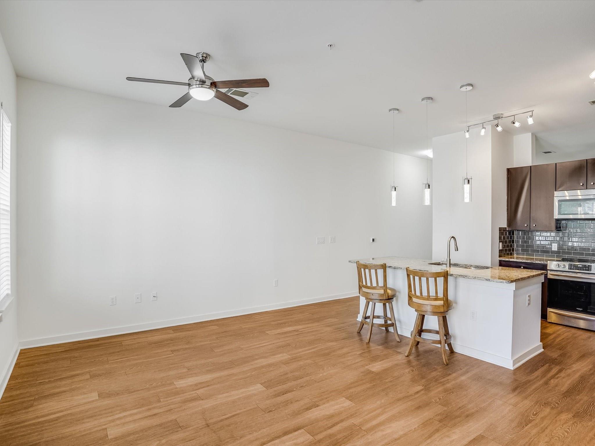 1900 Barton Springs Rd 2009 Property Photo 12