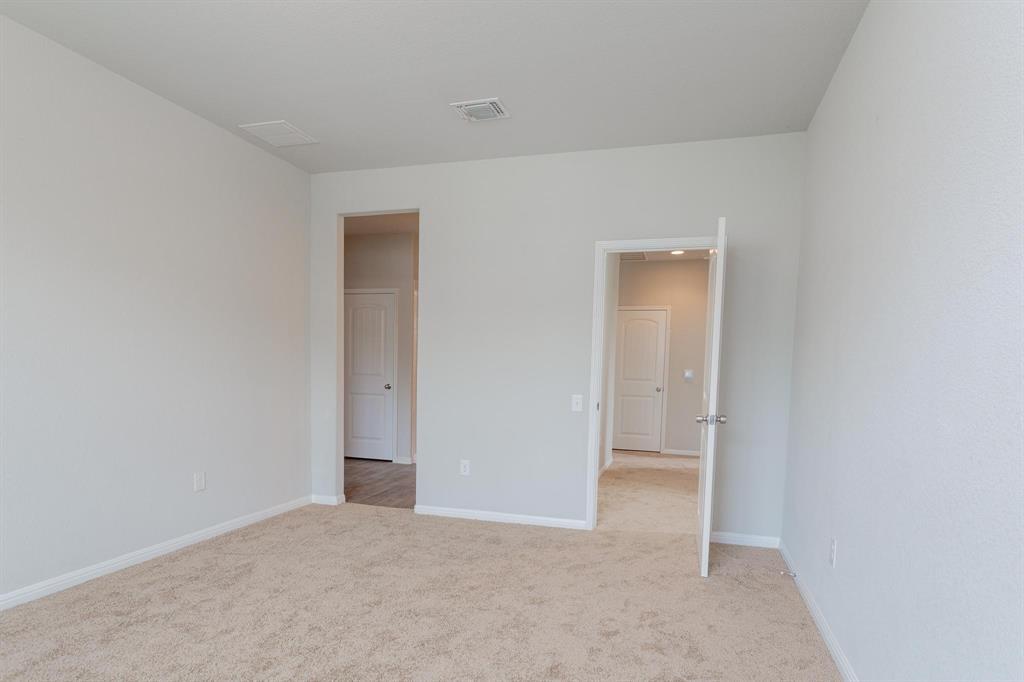 14614 Frankel Loop Property Photo 7