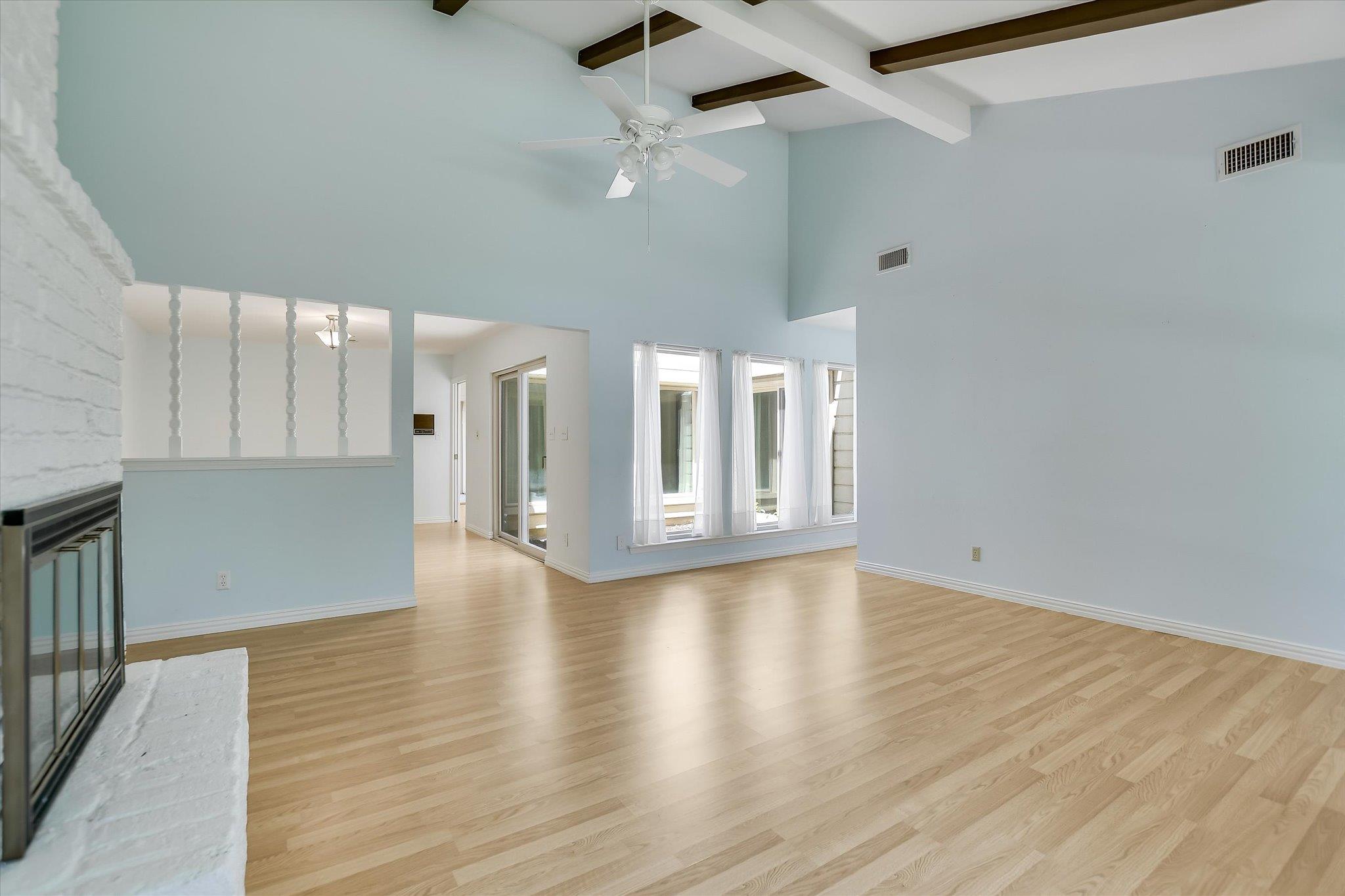 8113 East Ct Property Photo 4