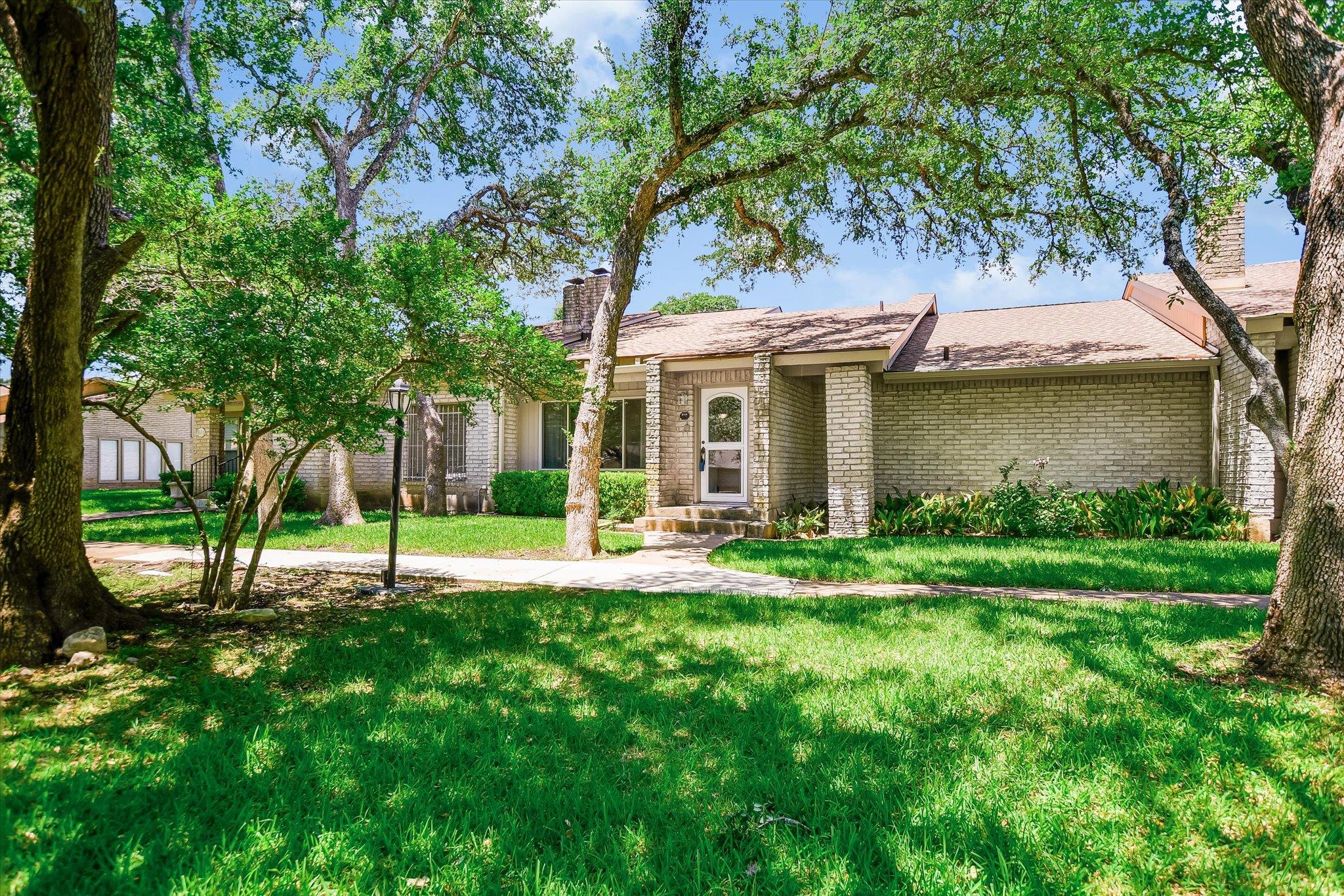 8113 East Ct Property Photo 6