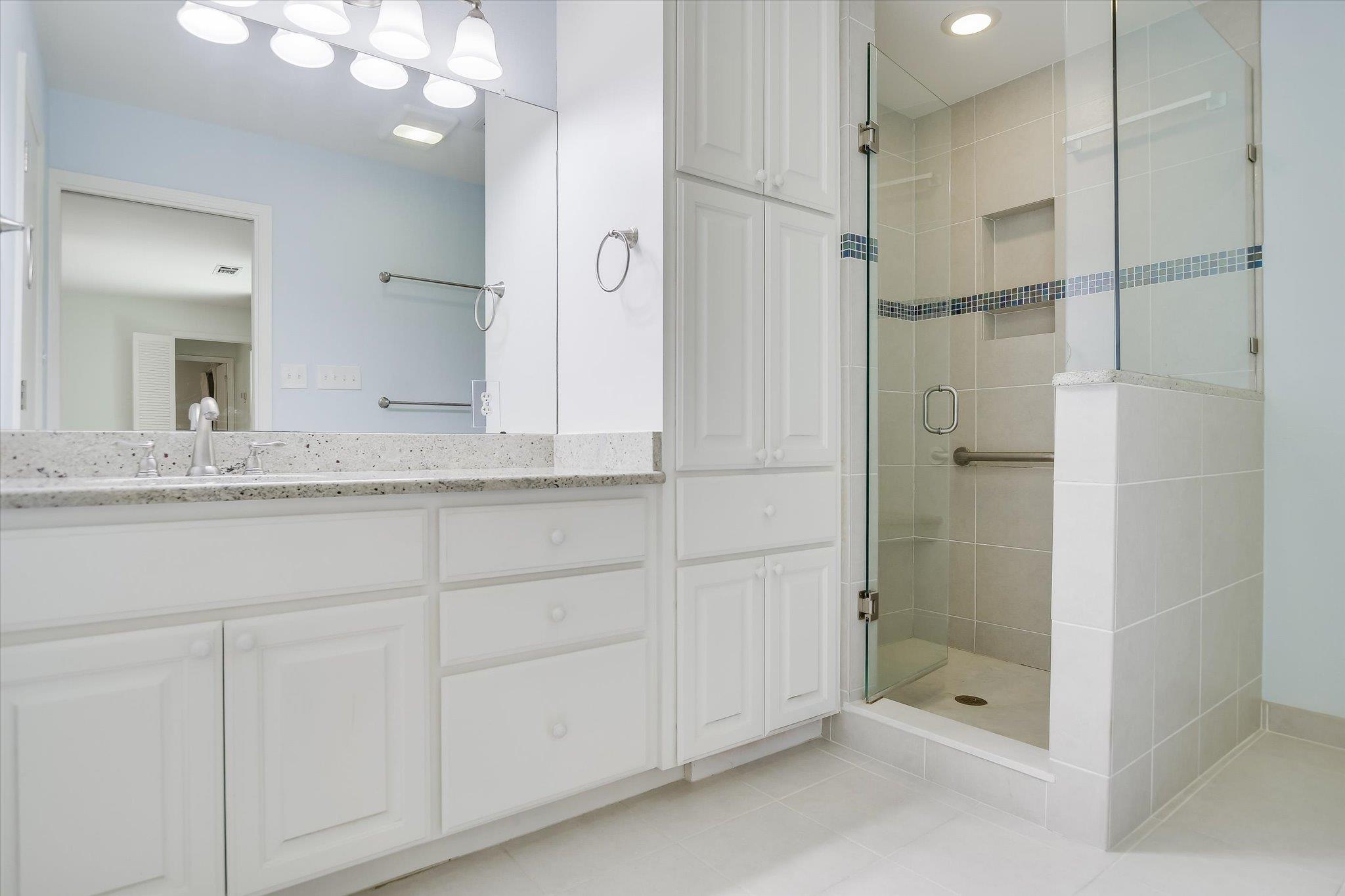 8113 East Ct Property Photo 13