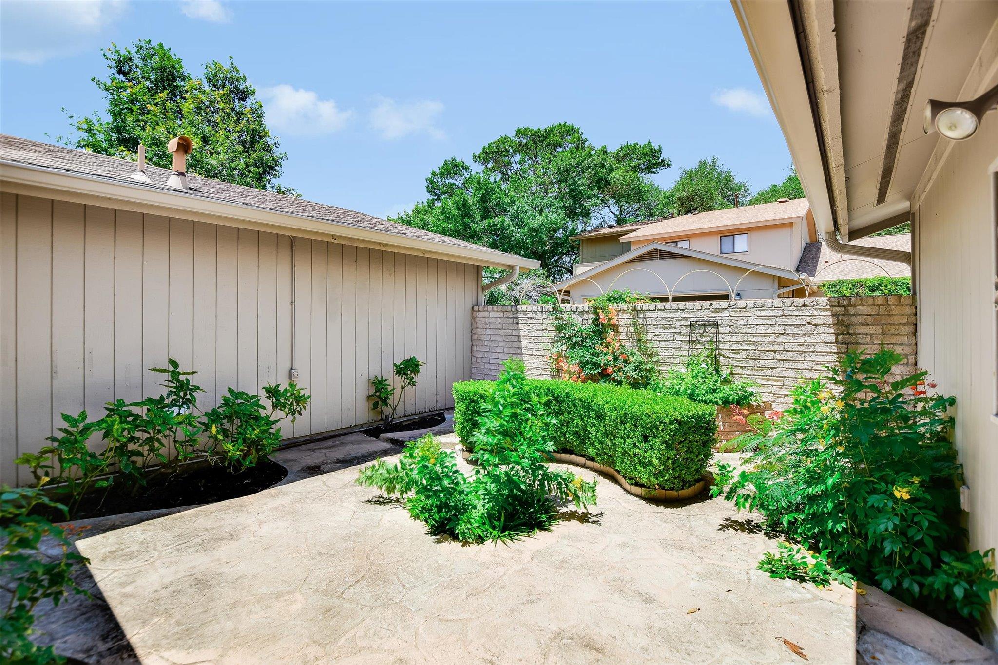 8113 East Ct Property Photo 18