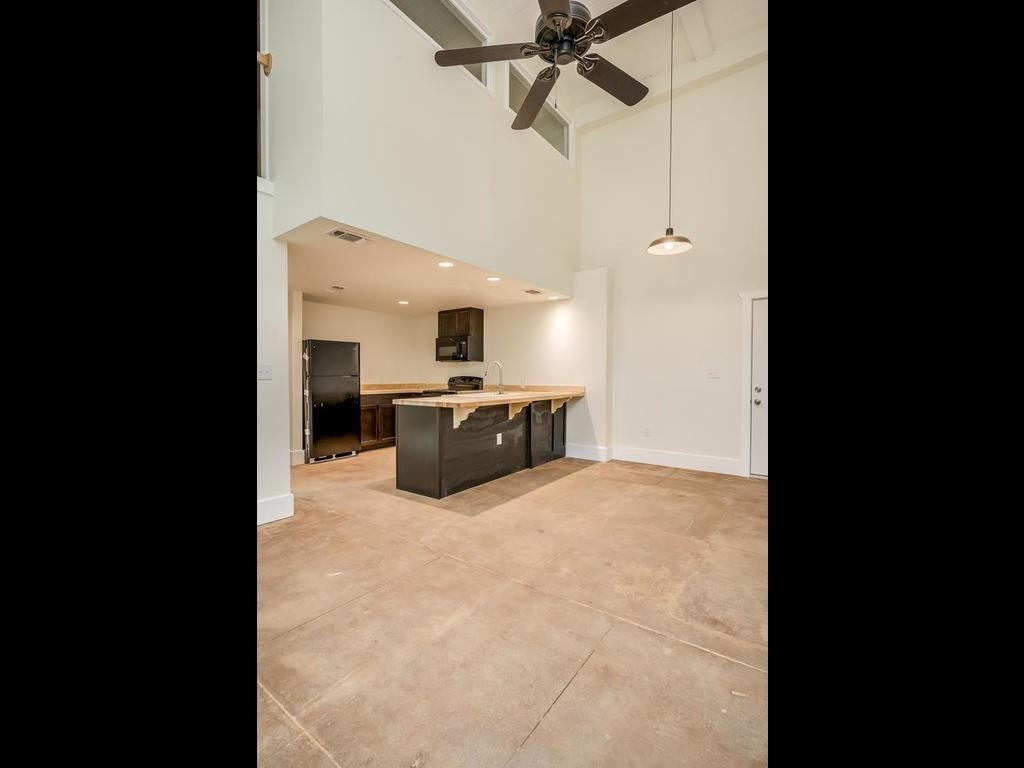 110 S Main St #103 Property Photo 6