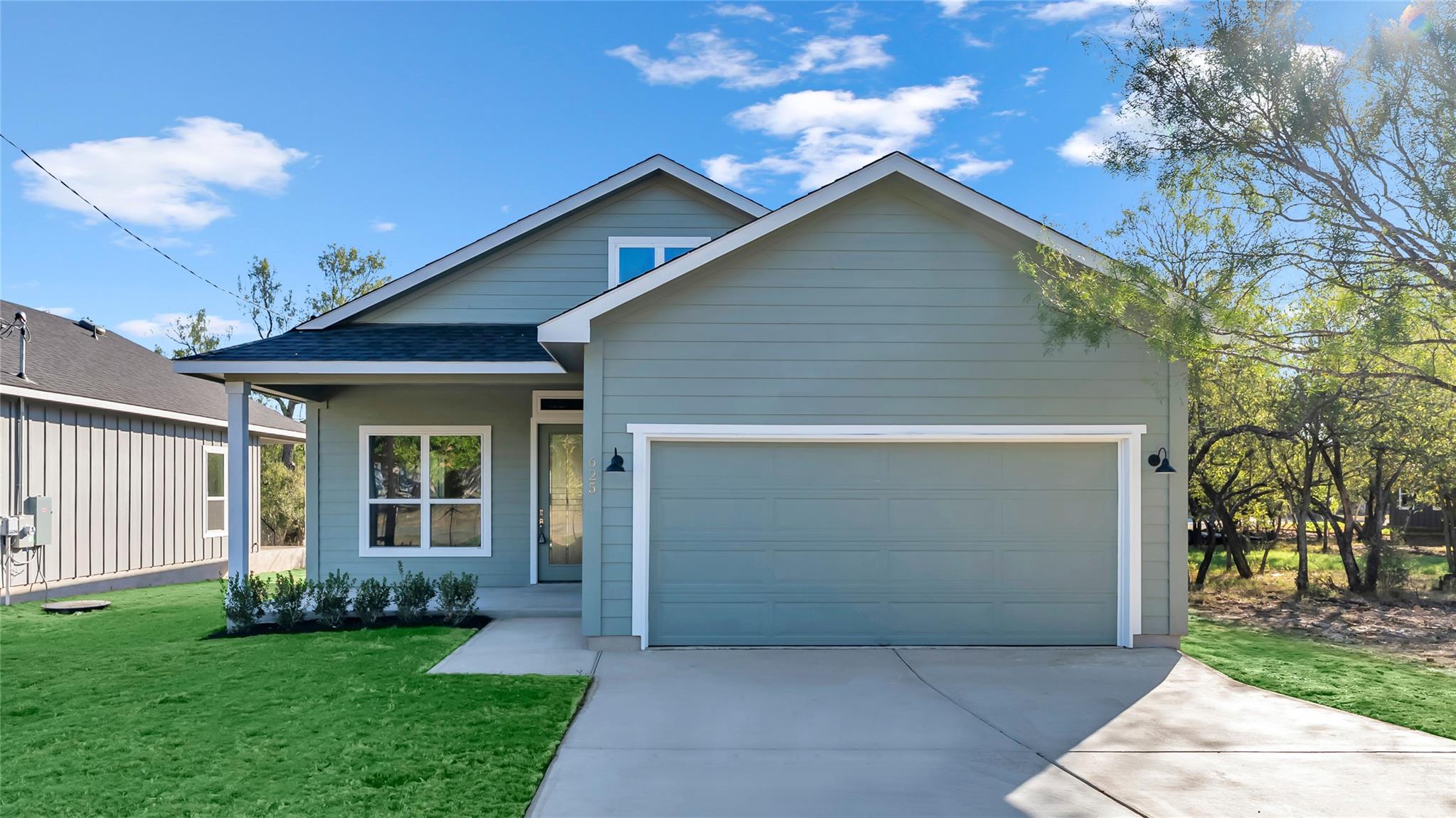 625 Birch Ln Property Photo 1