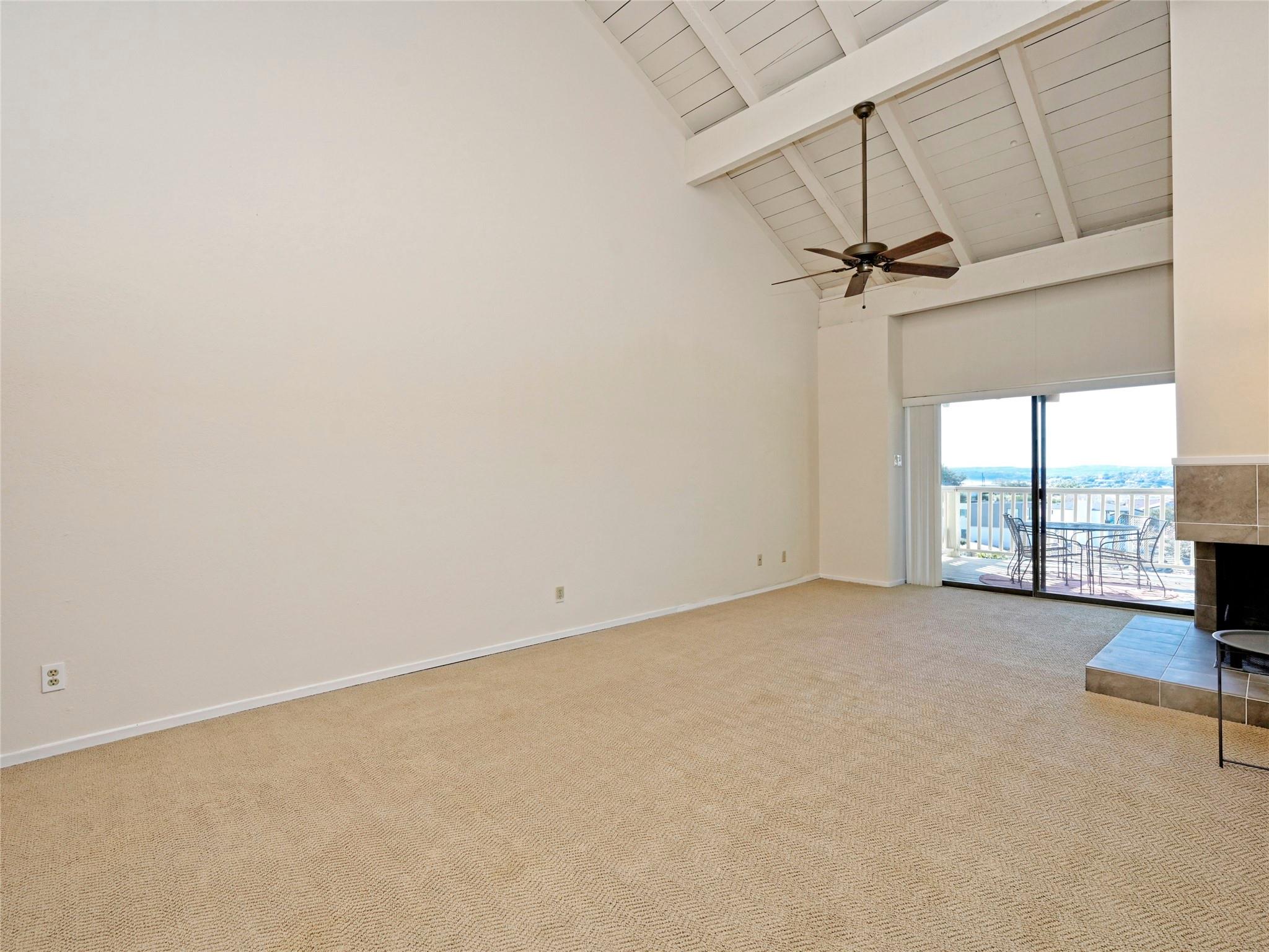 519 Rock Bluff Dr Property Photo 4