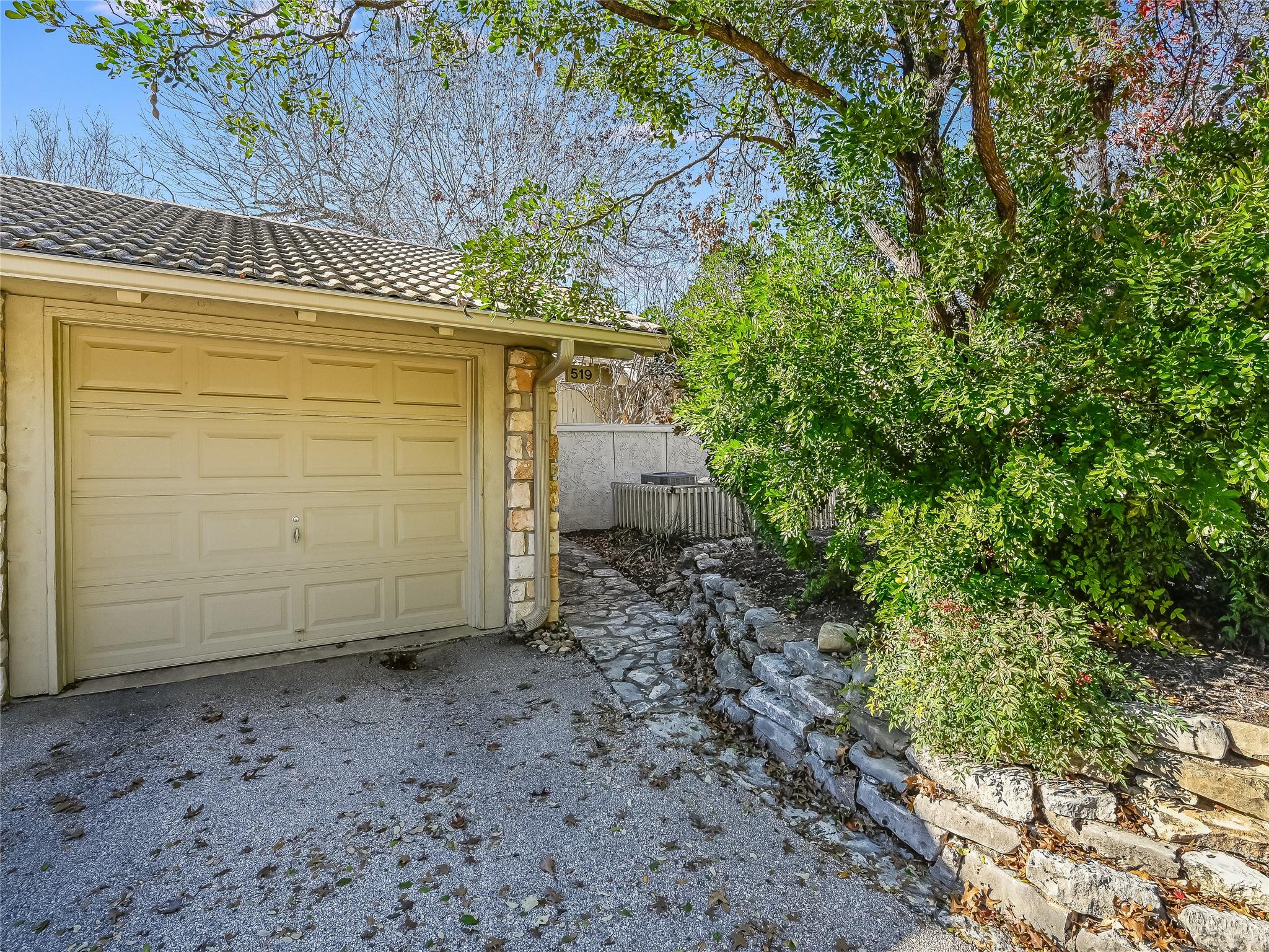 519 Rock Bluff Dr Property Photo 27