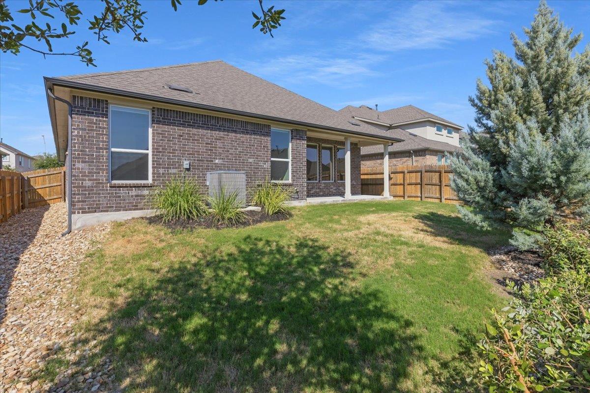 432 Deerpath St Property Photo 26