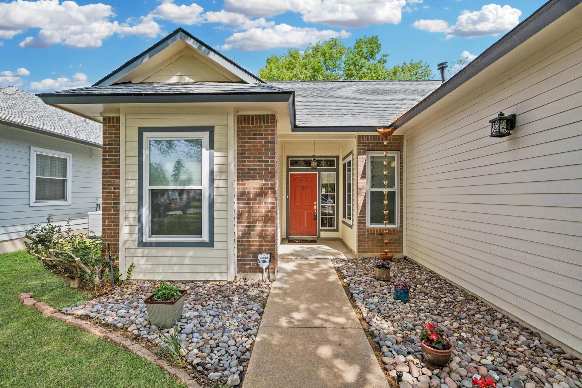 8208 Foxhound Trl Property Photo 3