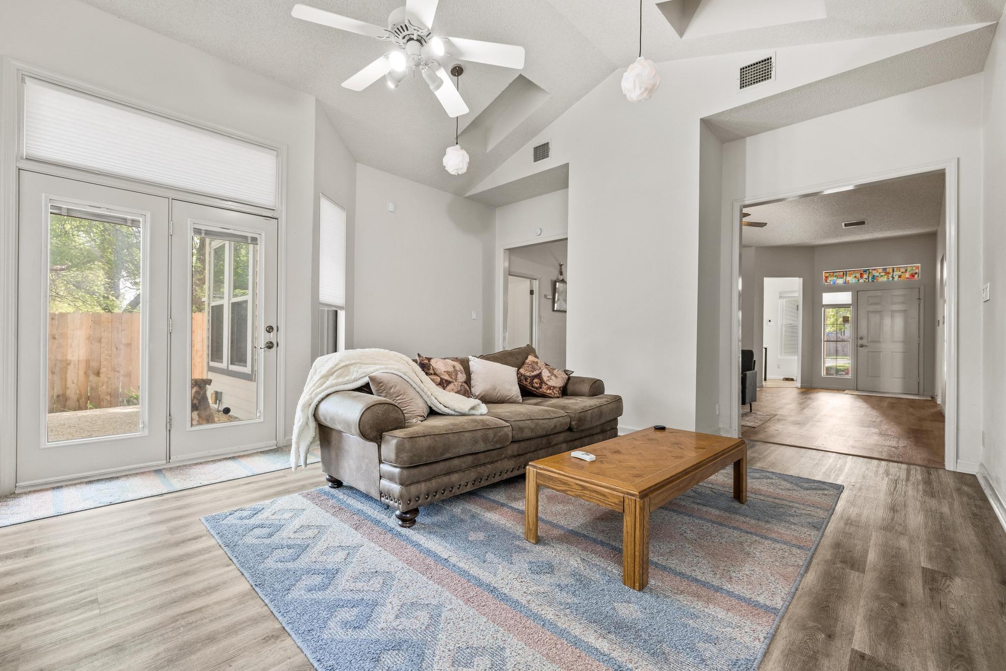 8208 Foxhound Trl Property Photo 7