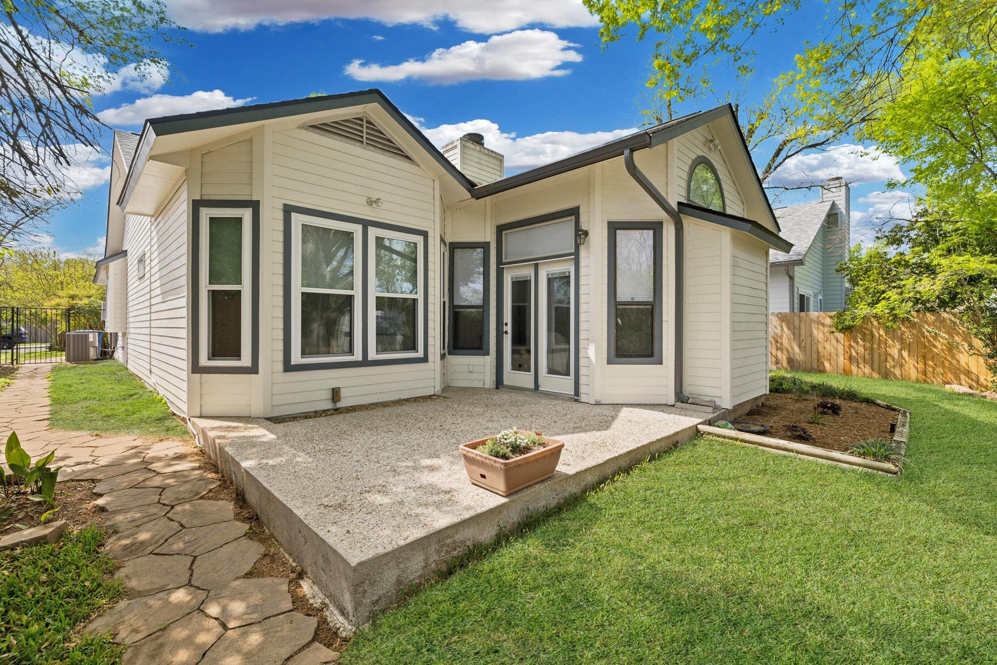 8208 Foxhound Trl Property Photo 26