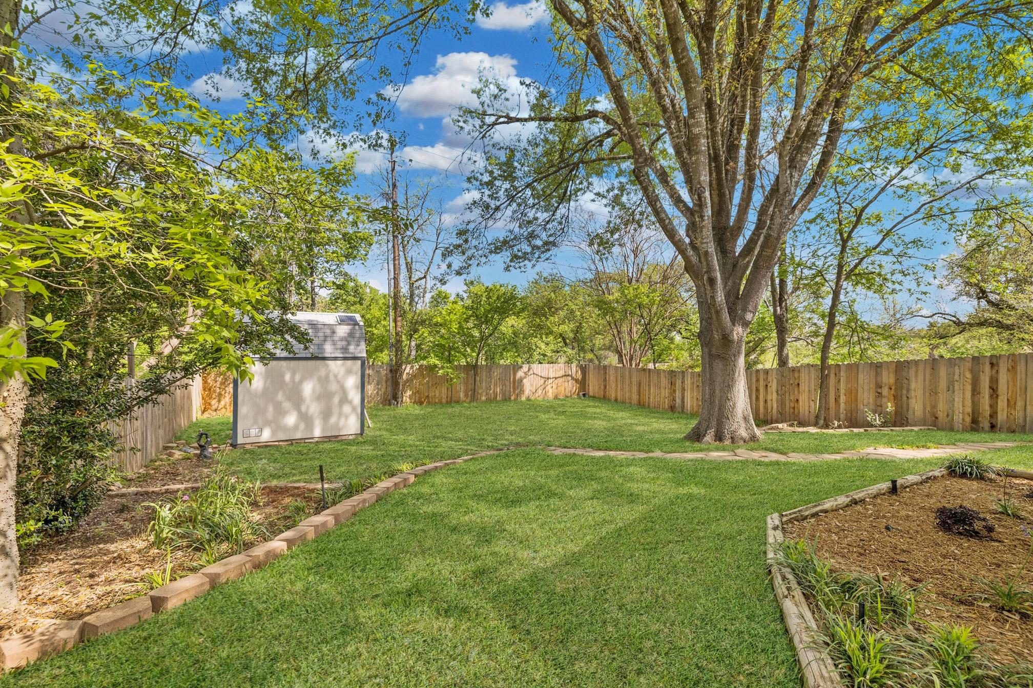 8208 Foxhound Trl Property Photo 28