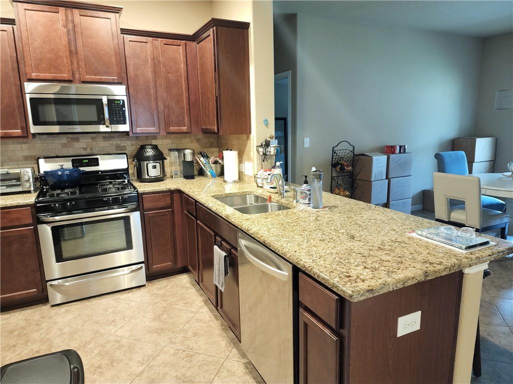 109 Bastian Ln Property Photo 6
