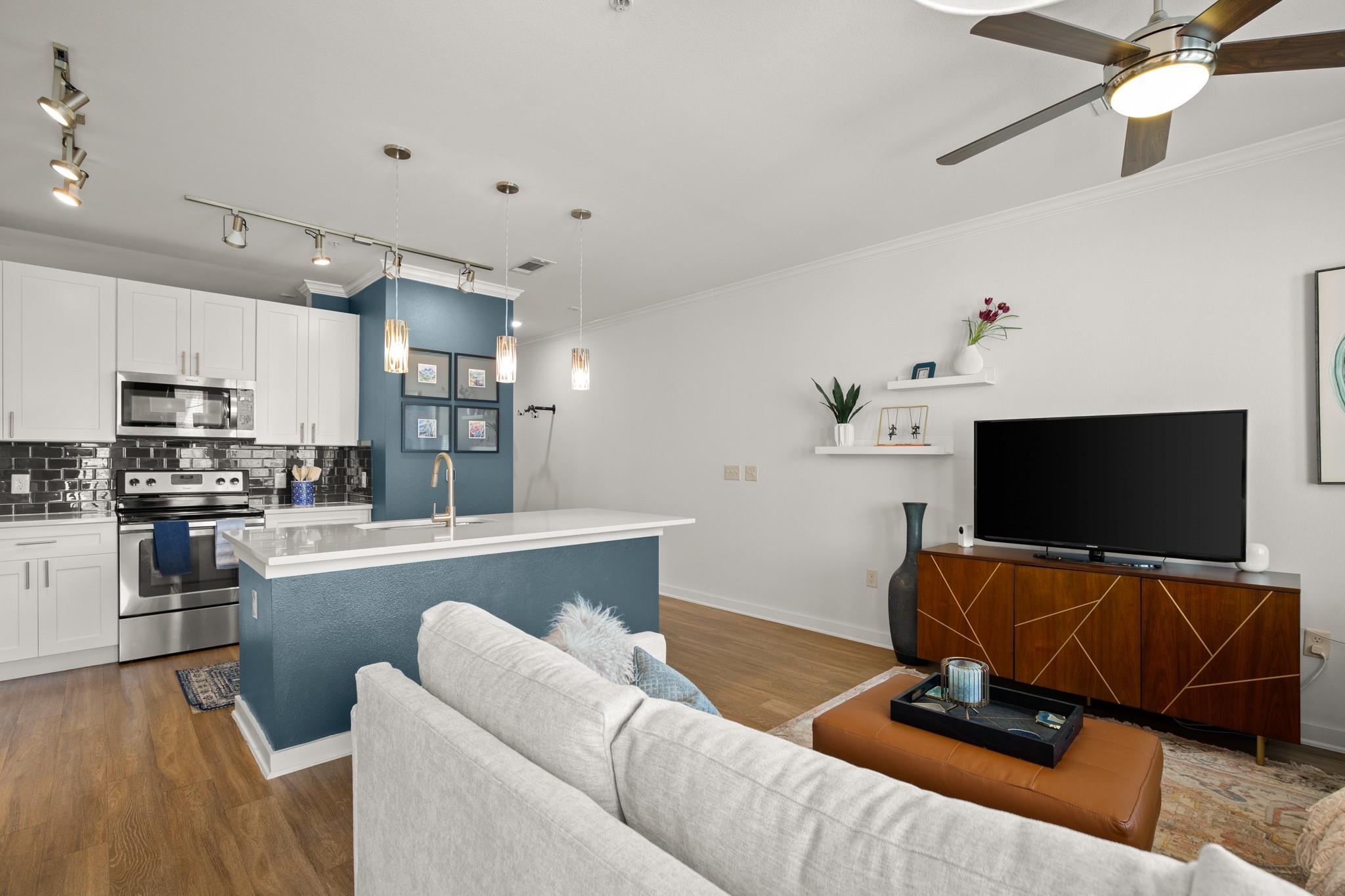 1900 Barton Springs Rd 3038 Property Photo 13