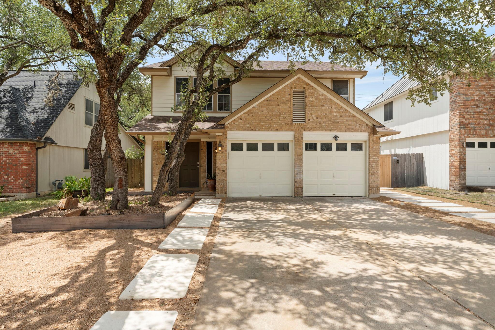 4015 Iriona Bnd Property Photo 1