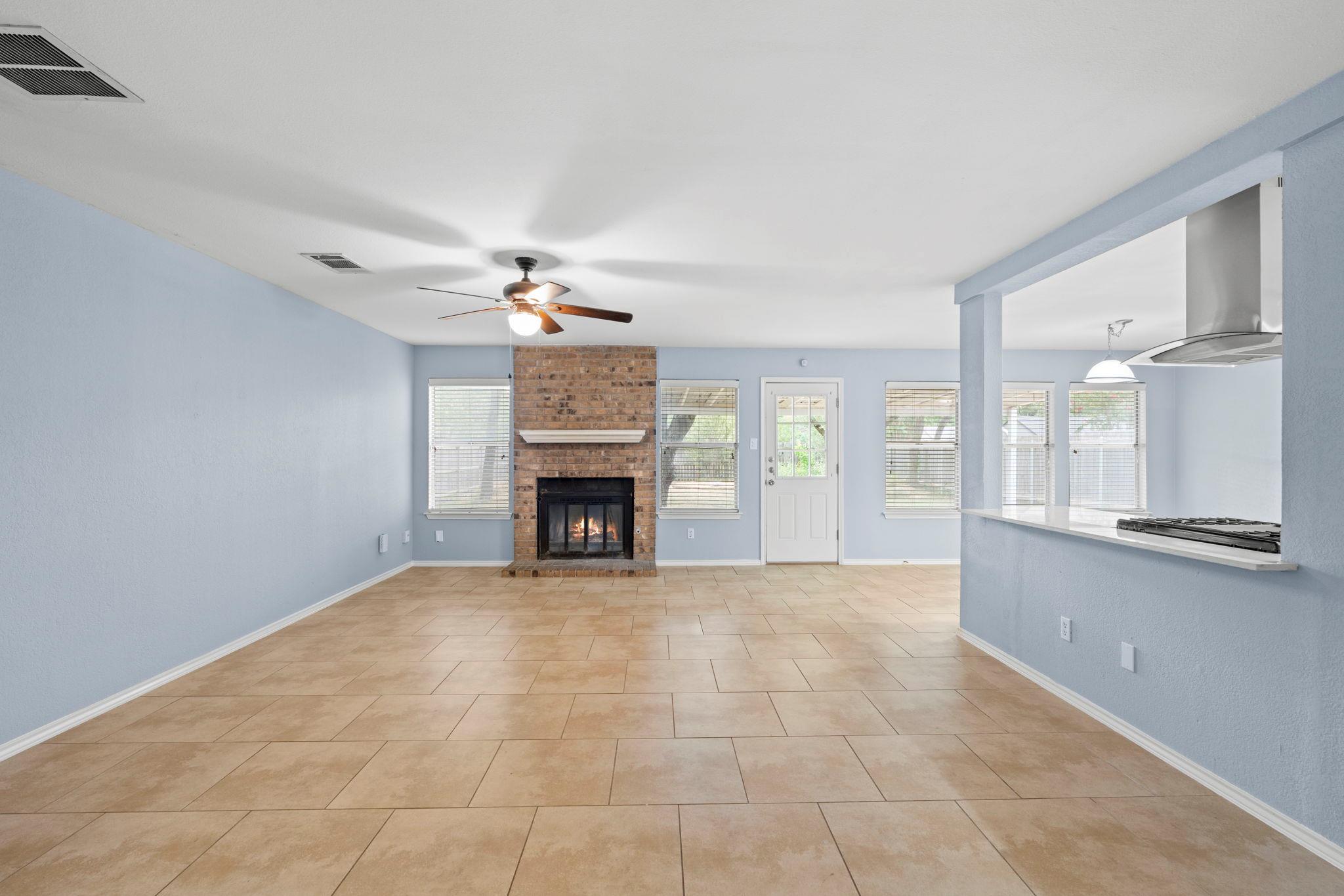 4015 Iriona Bnd Property Photo 8