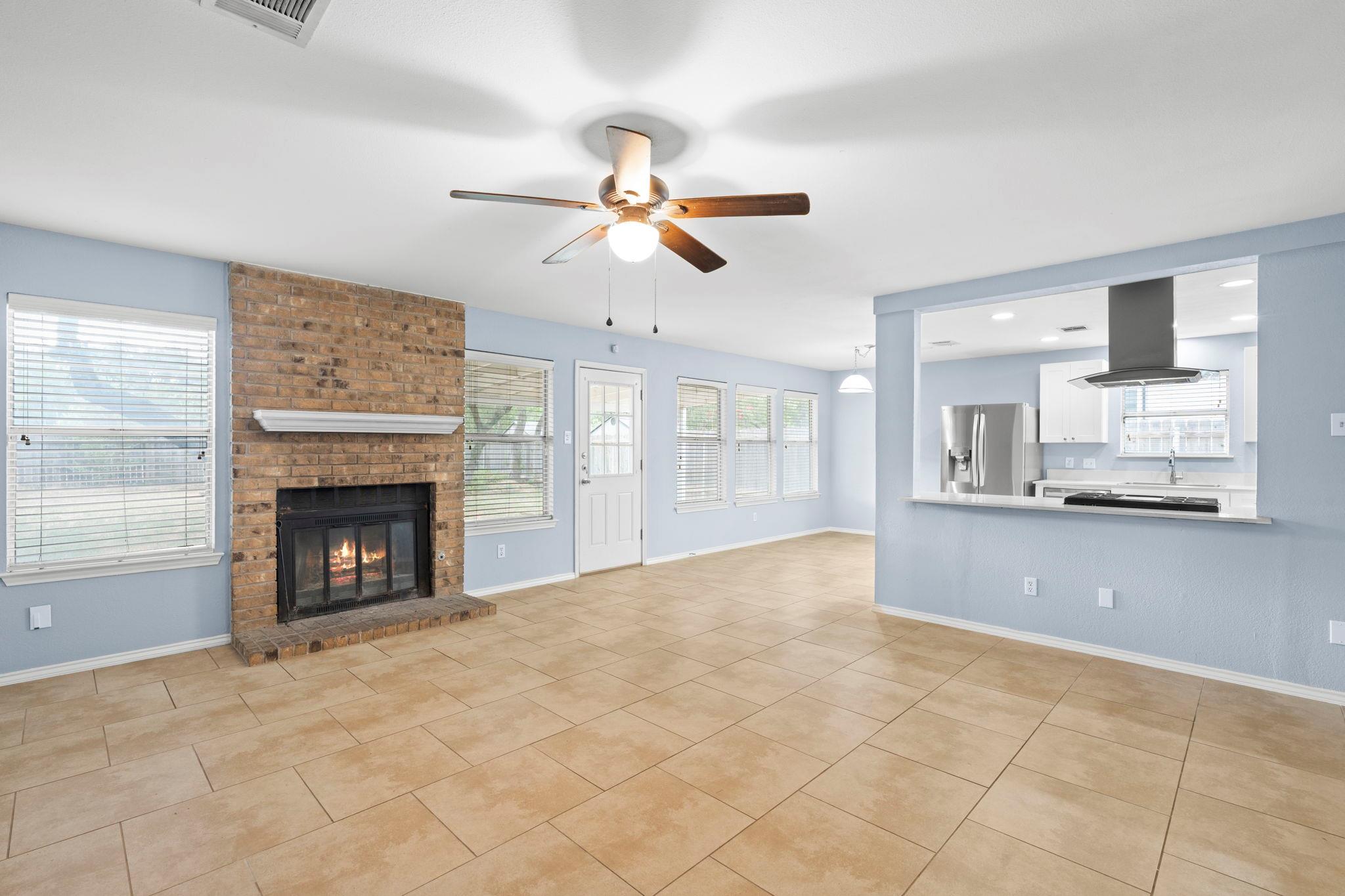 4015 Iriona Bnd Property Photo 9