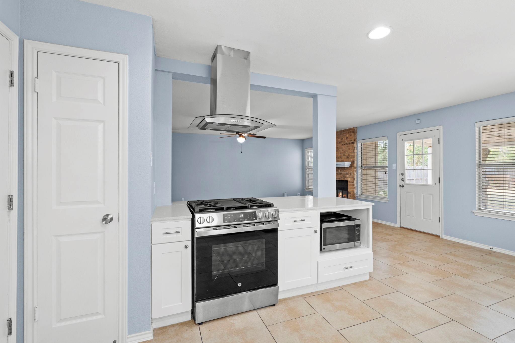 4015 Iriona Bnd Property Photo 16