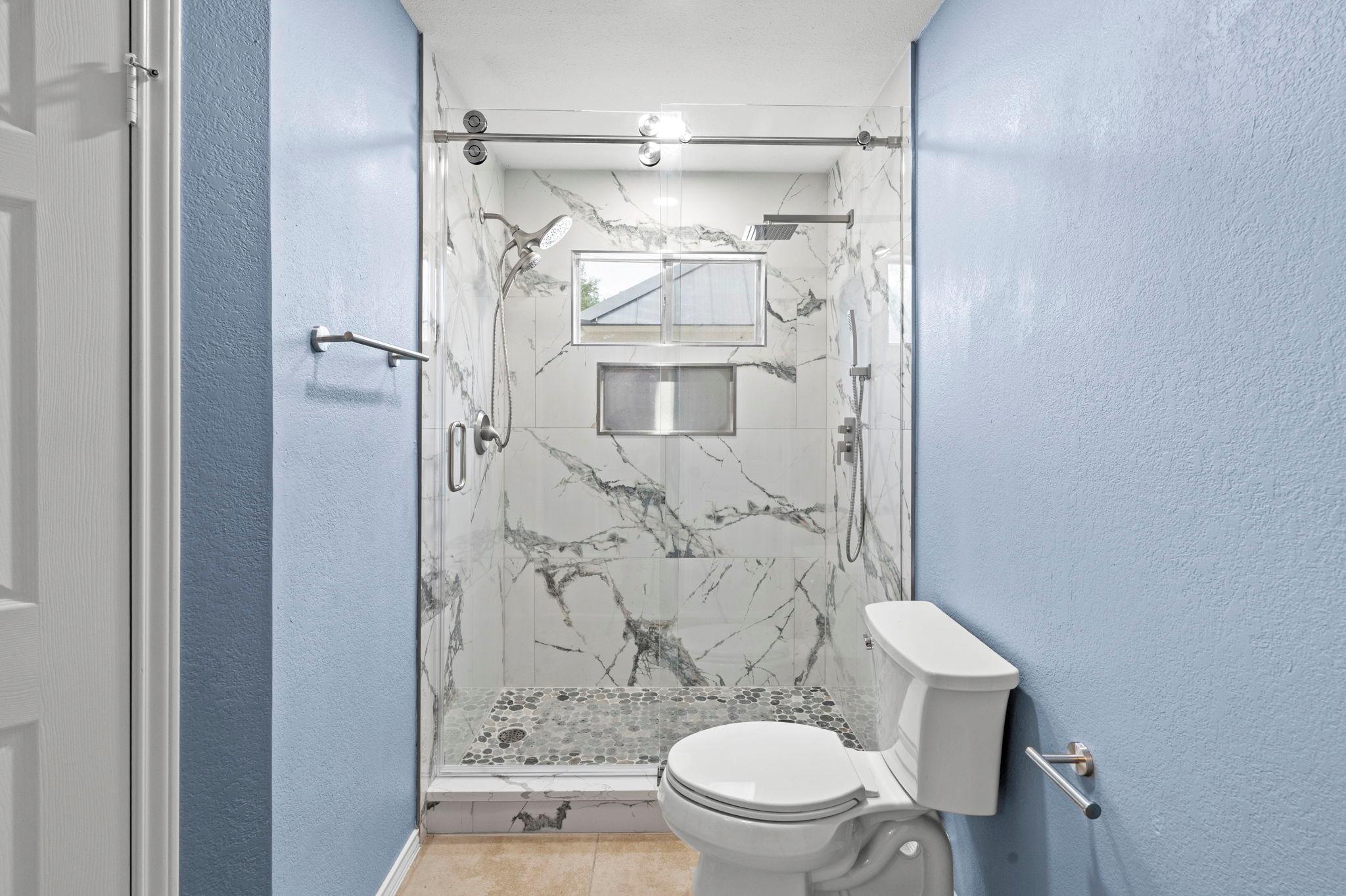 4015 Iriona Bnd Property Photo 22