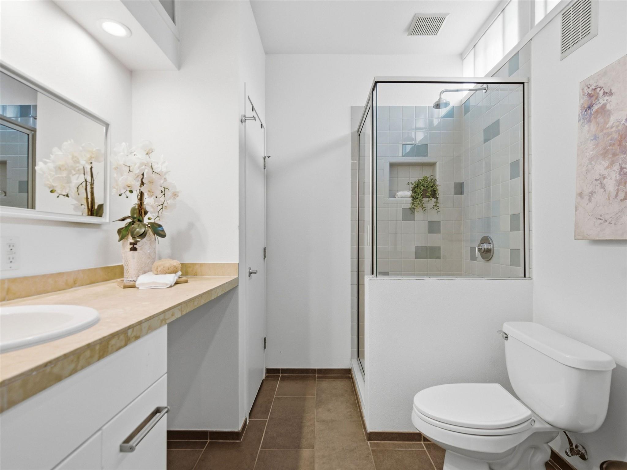 5409 Woodrow Ave #c Property Photo 16