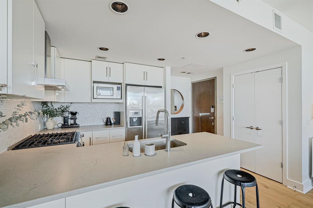 300 Bowie St #2706 Property Photo 6