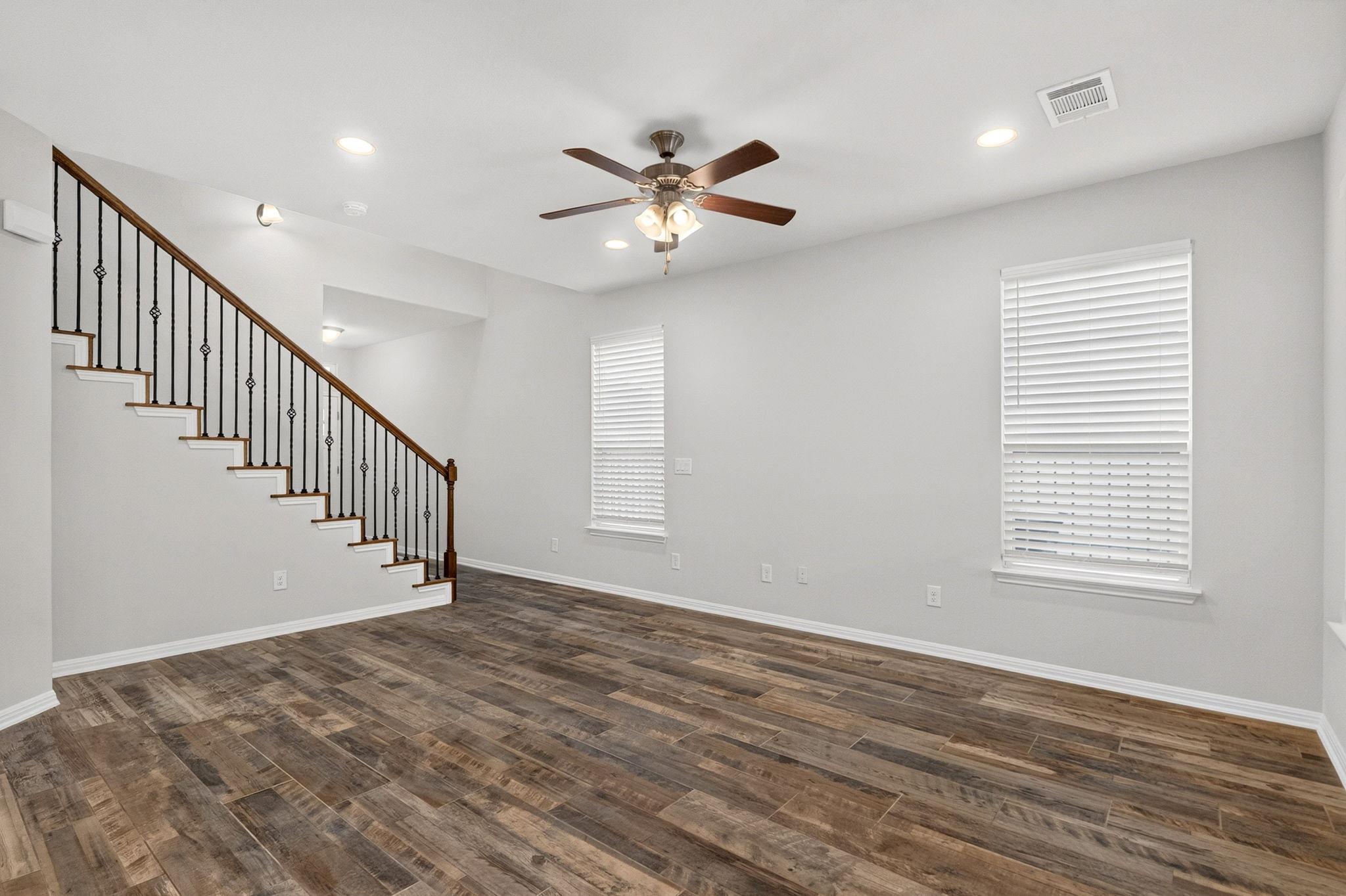 240 Simon None Property Photo 6