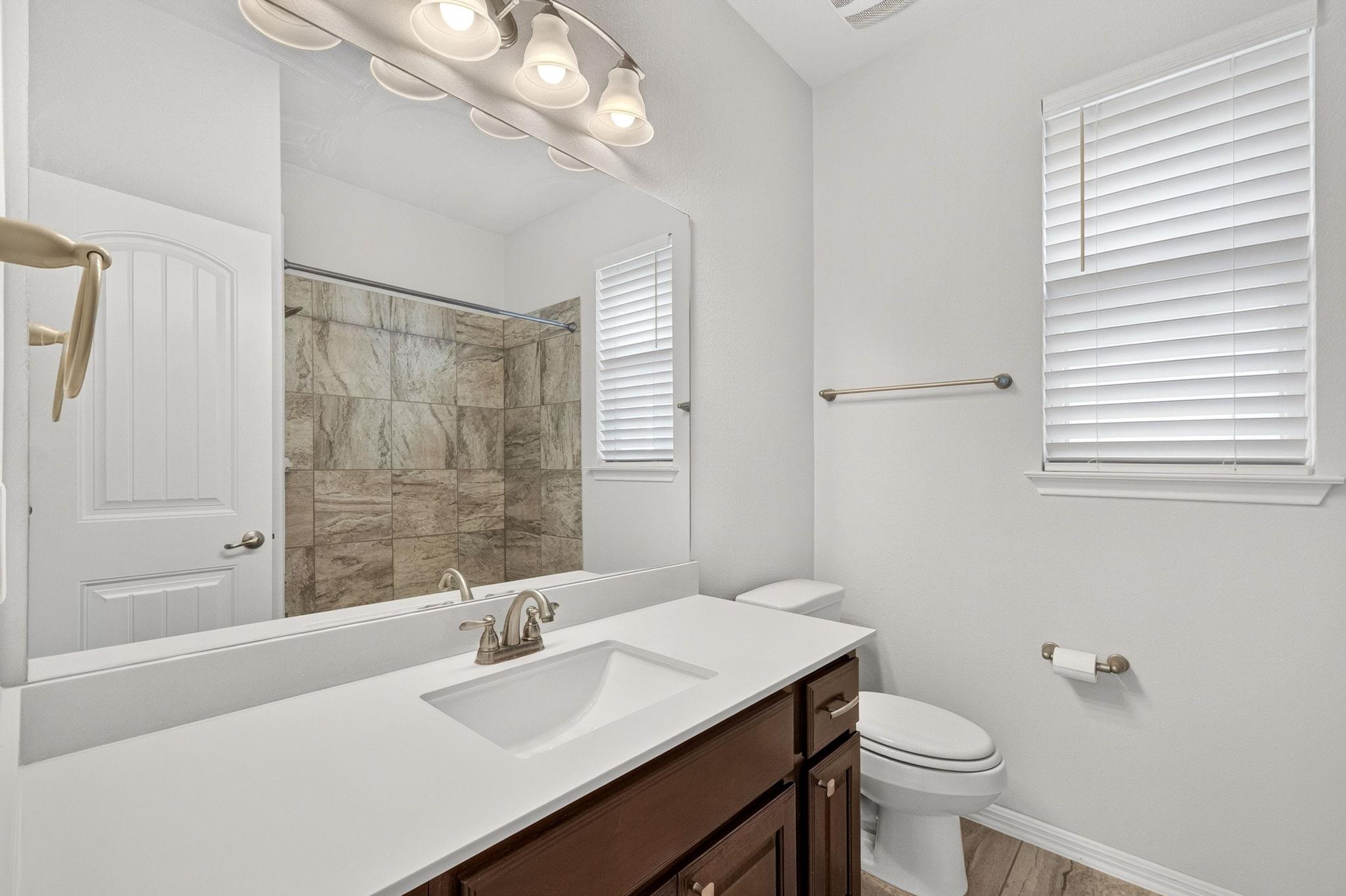 240 Simon None Property Photo 22