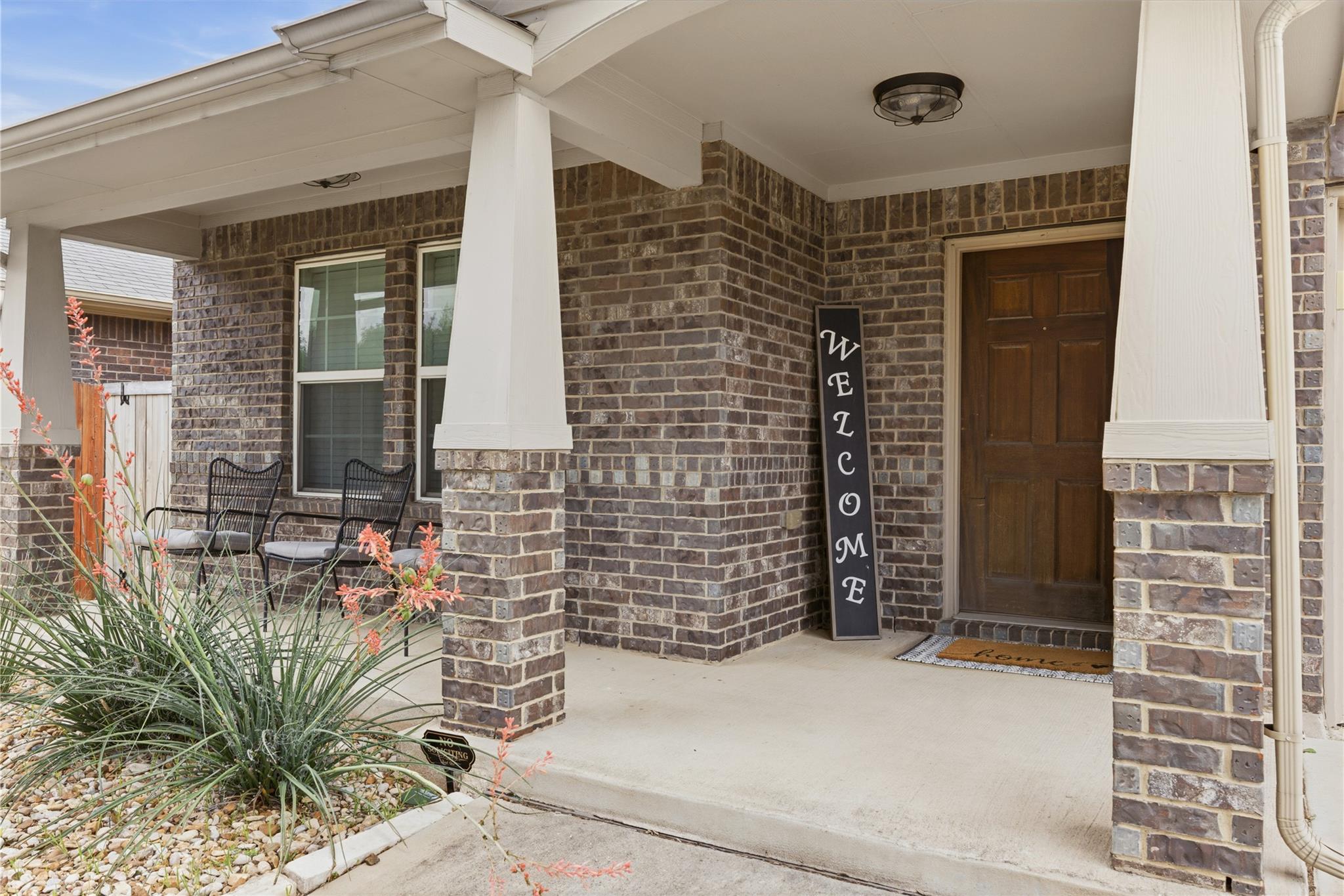 486 Pond View Pass Property Photo 4