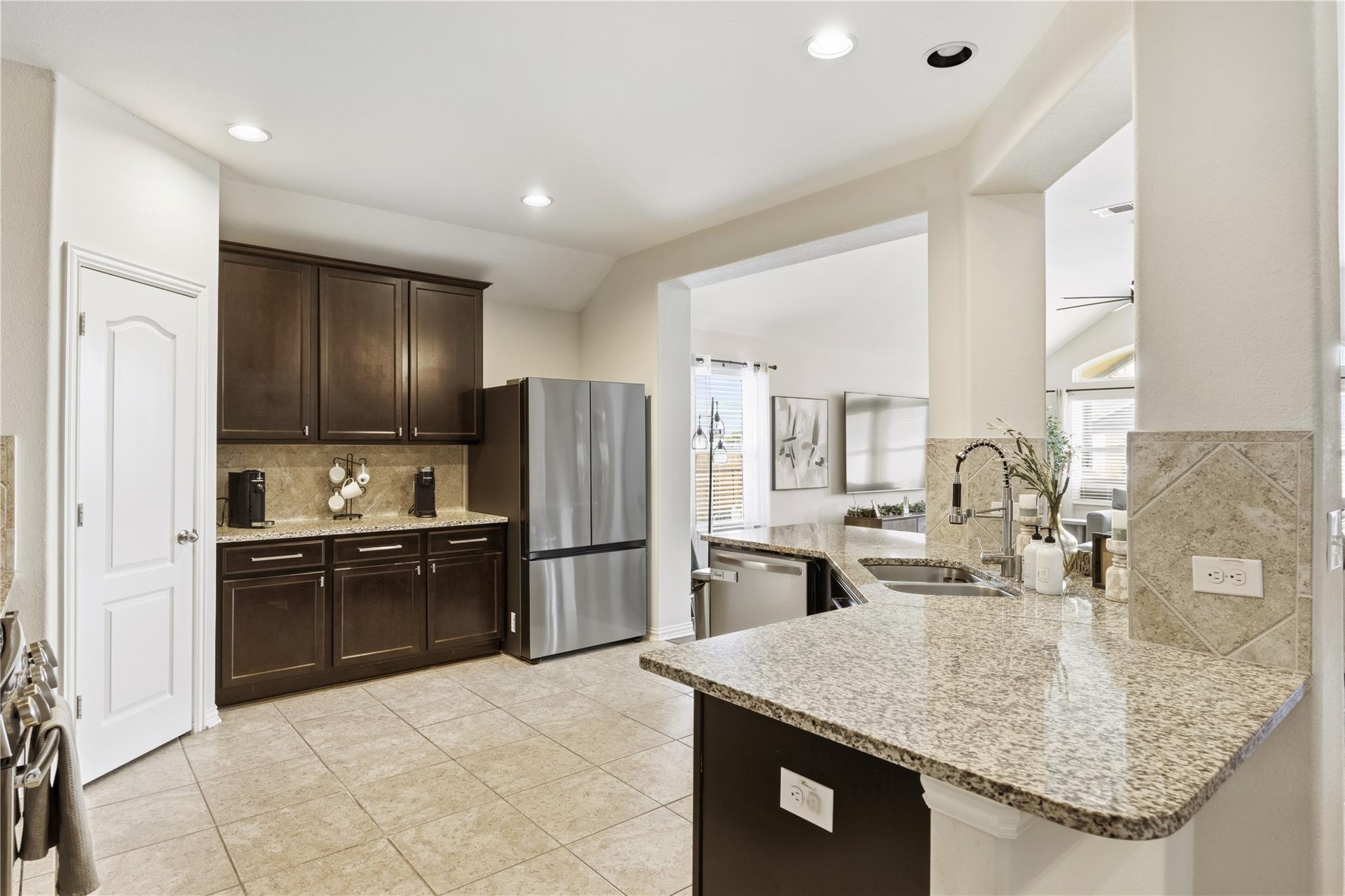 486 Pond View Pass Property Photo 6